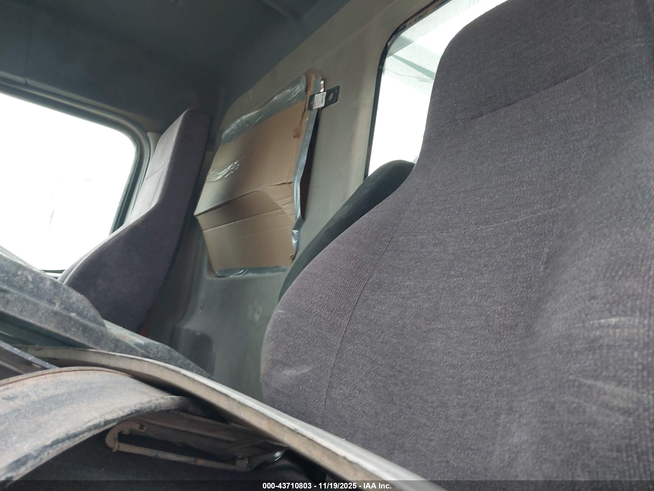 FREIGHTLINER CASCADIA image 7
