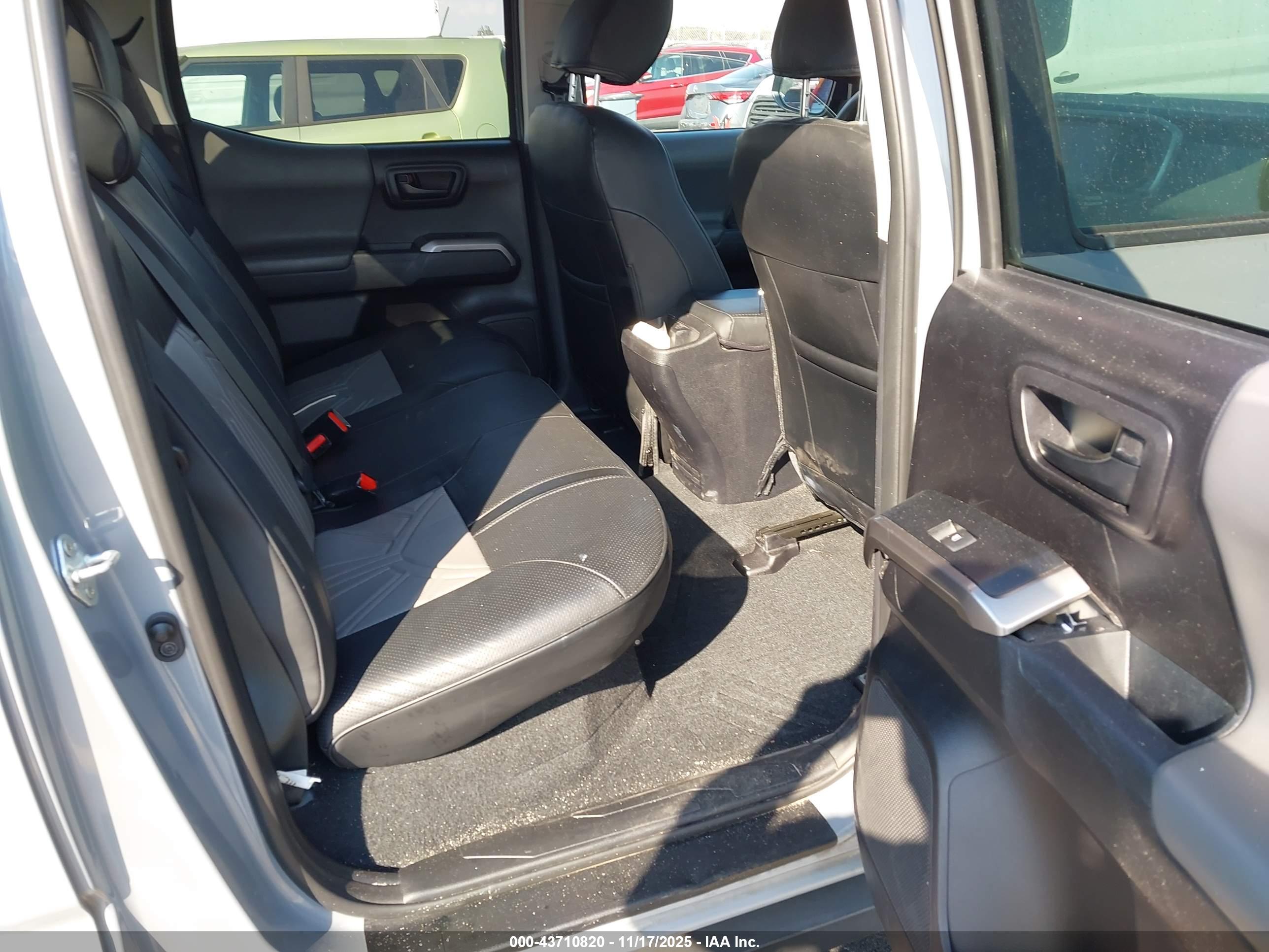 TOYOTA TACOMA image 8