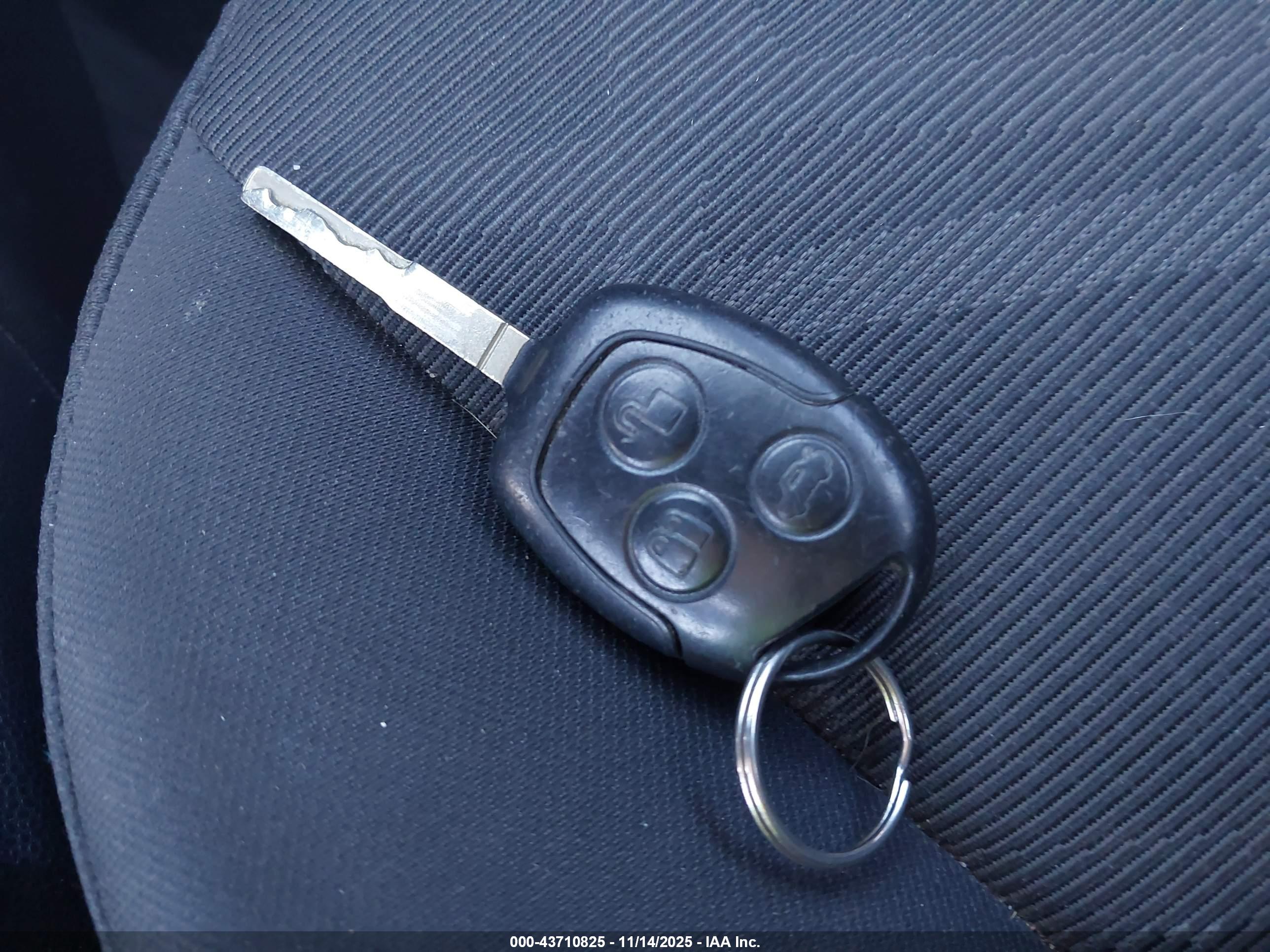 FORD FIESTA image 11