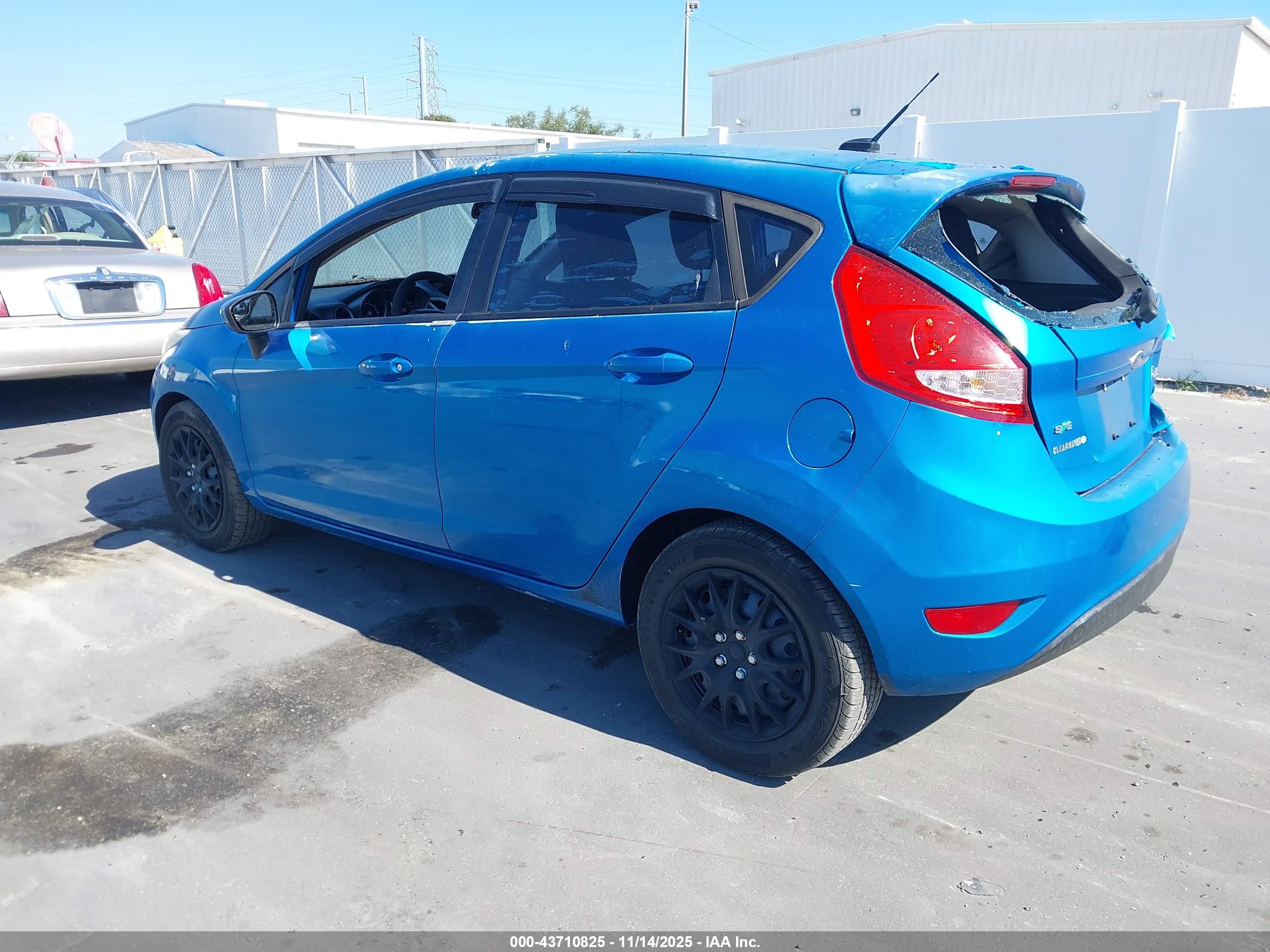 FORD FIESTA image 3