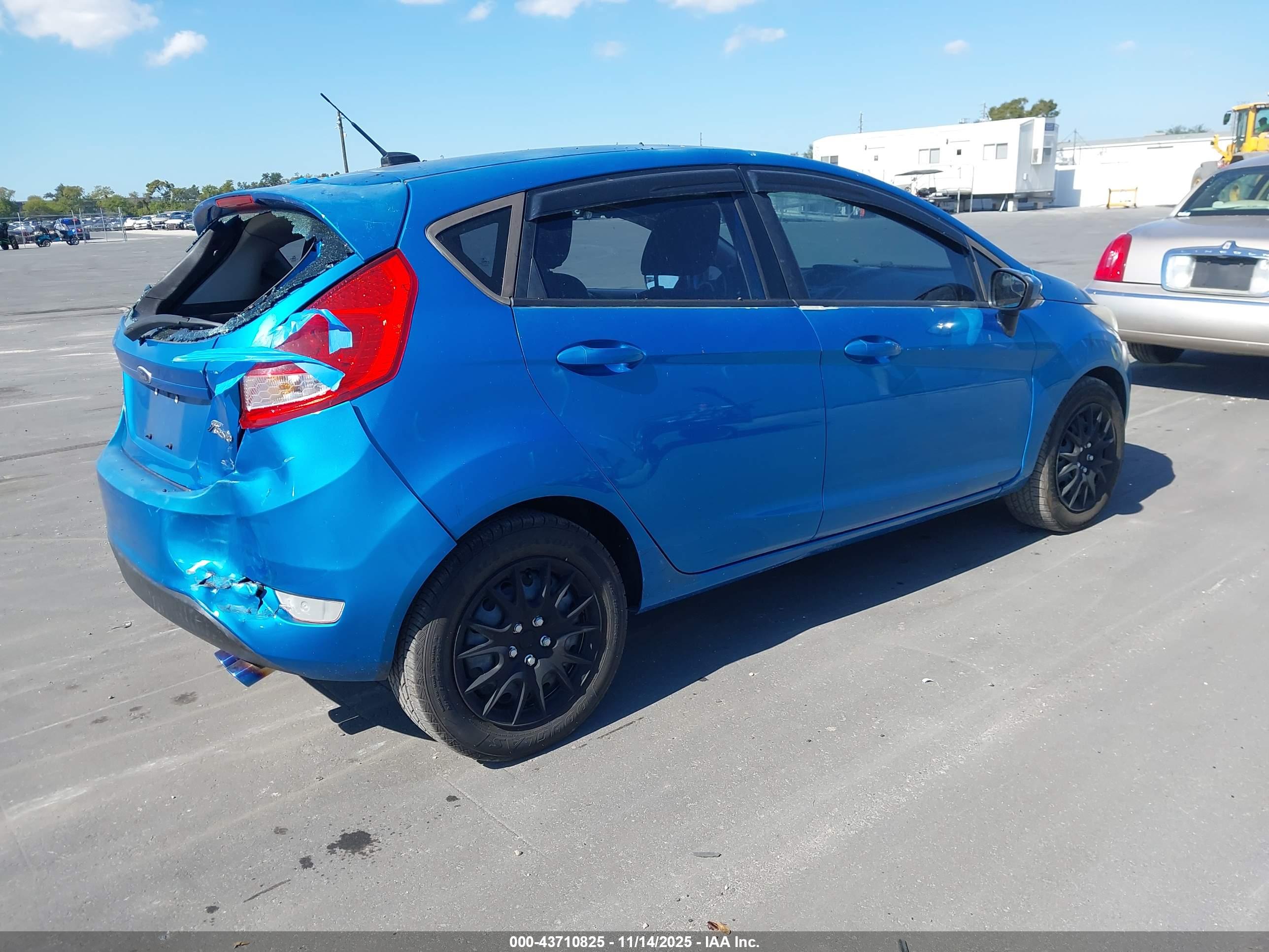 FORD FIESTA image 4