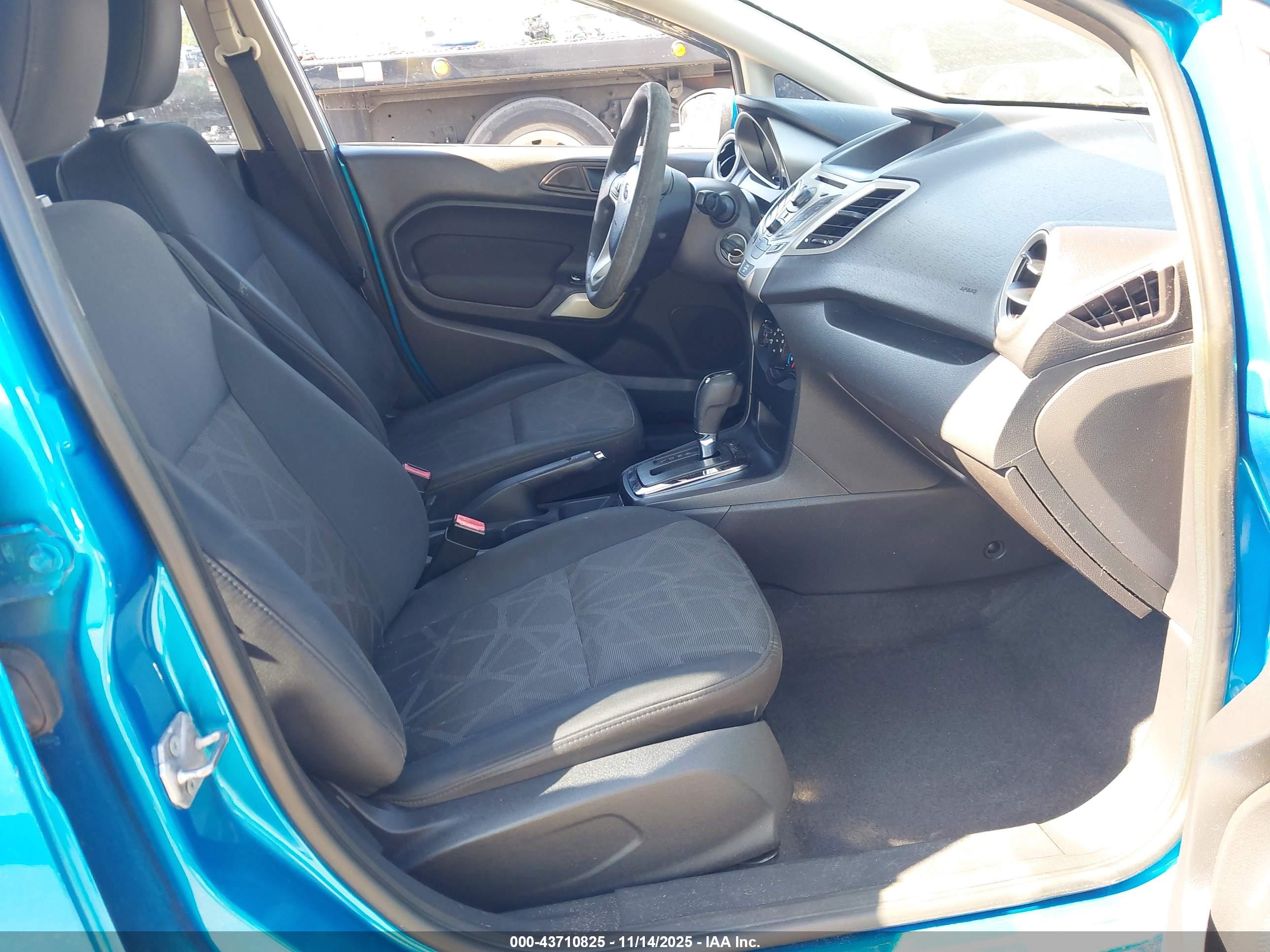 FORD FIESTA image 5