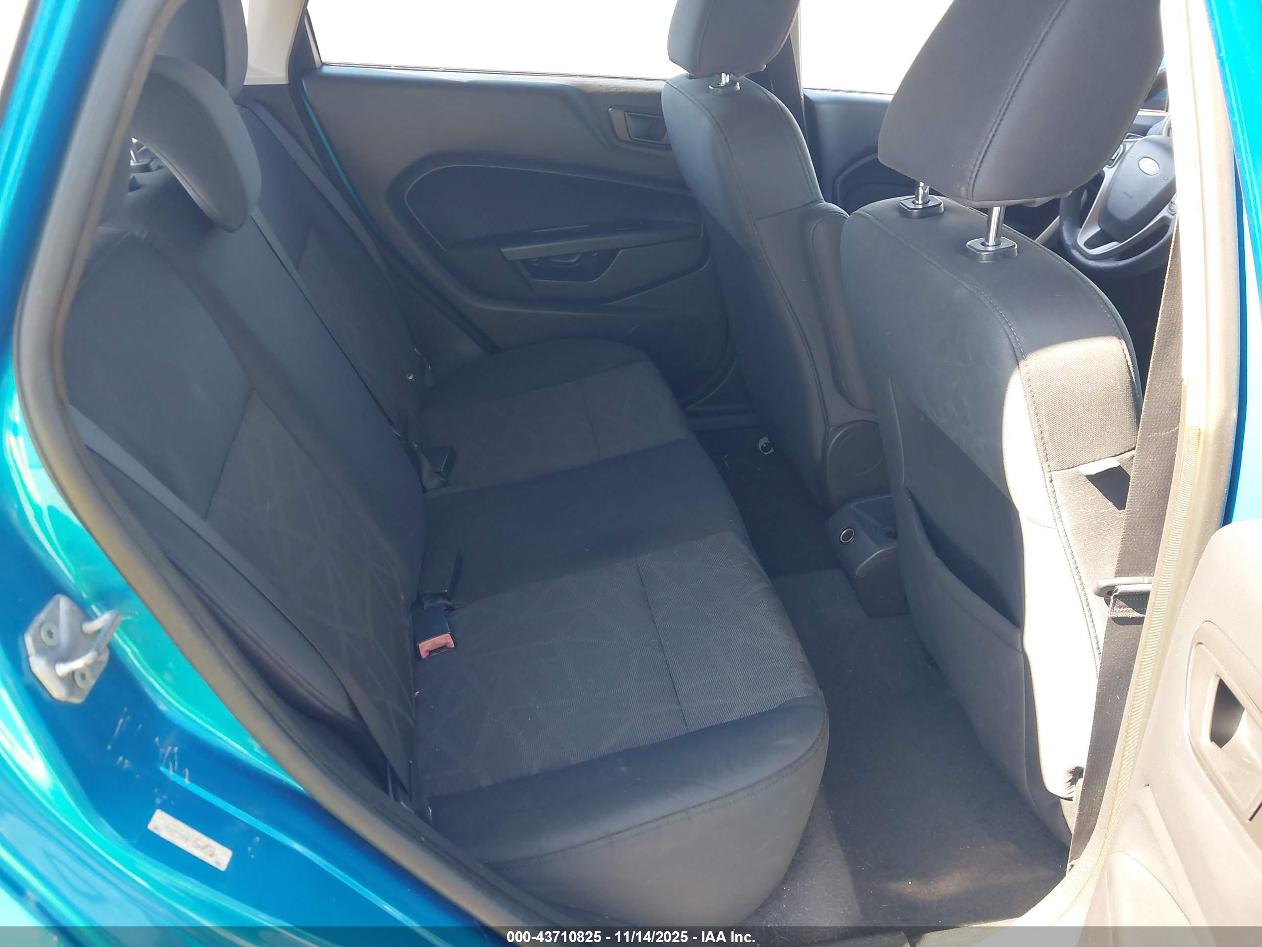 FORD FIESTA image 8