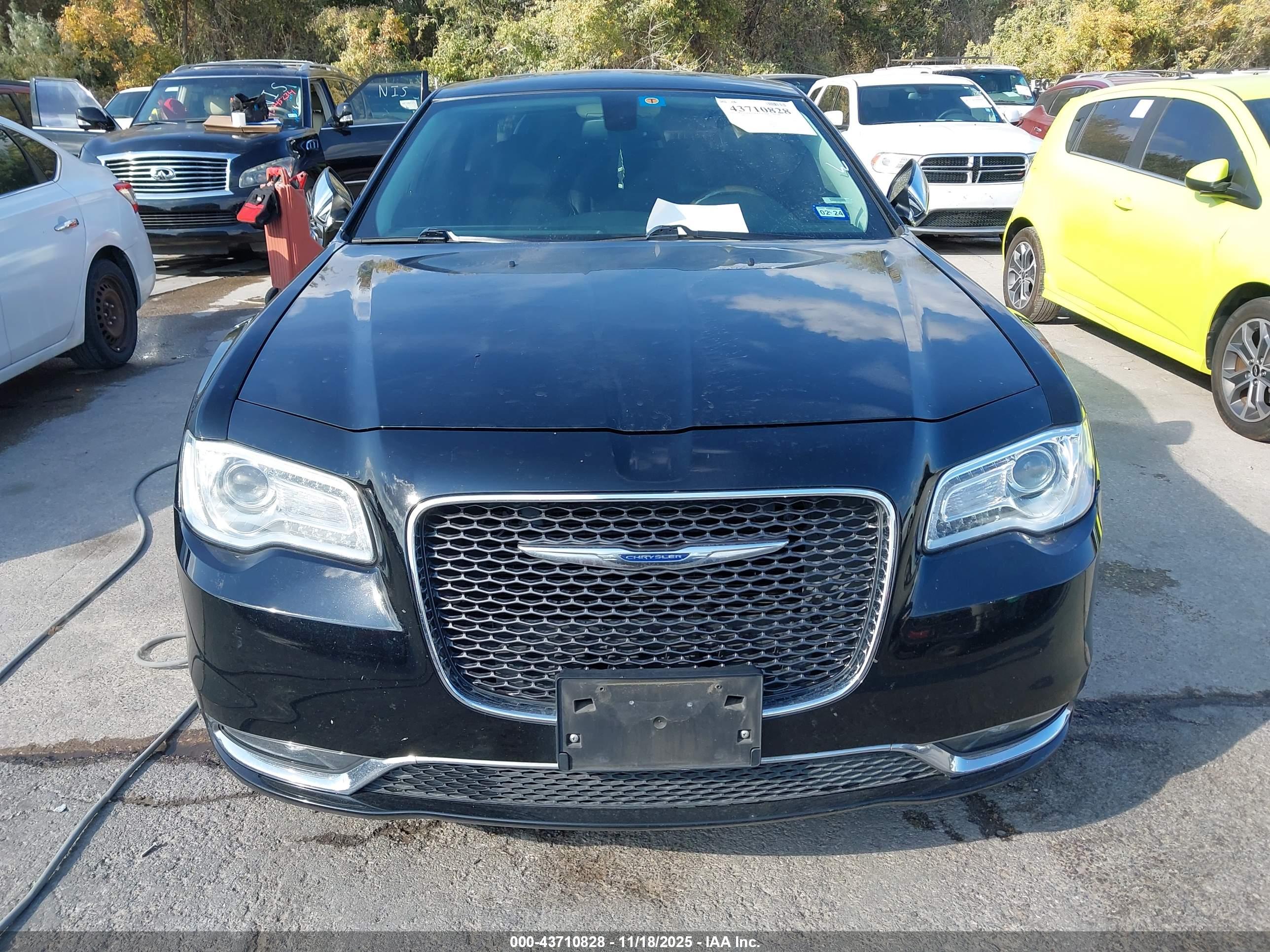 CHRYSLER 300C image 6