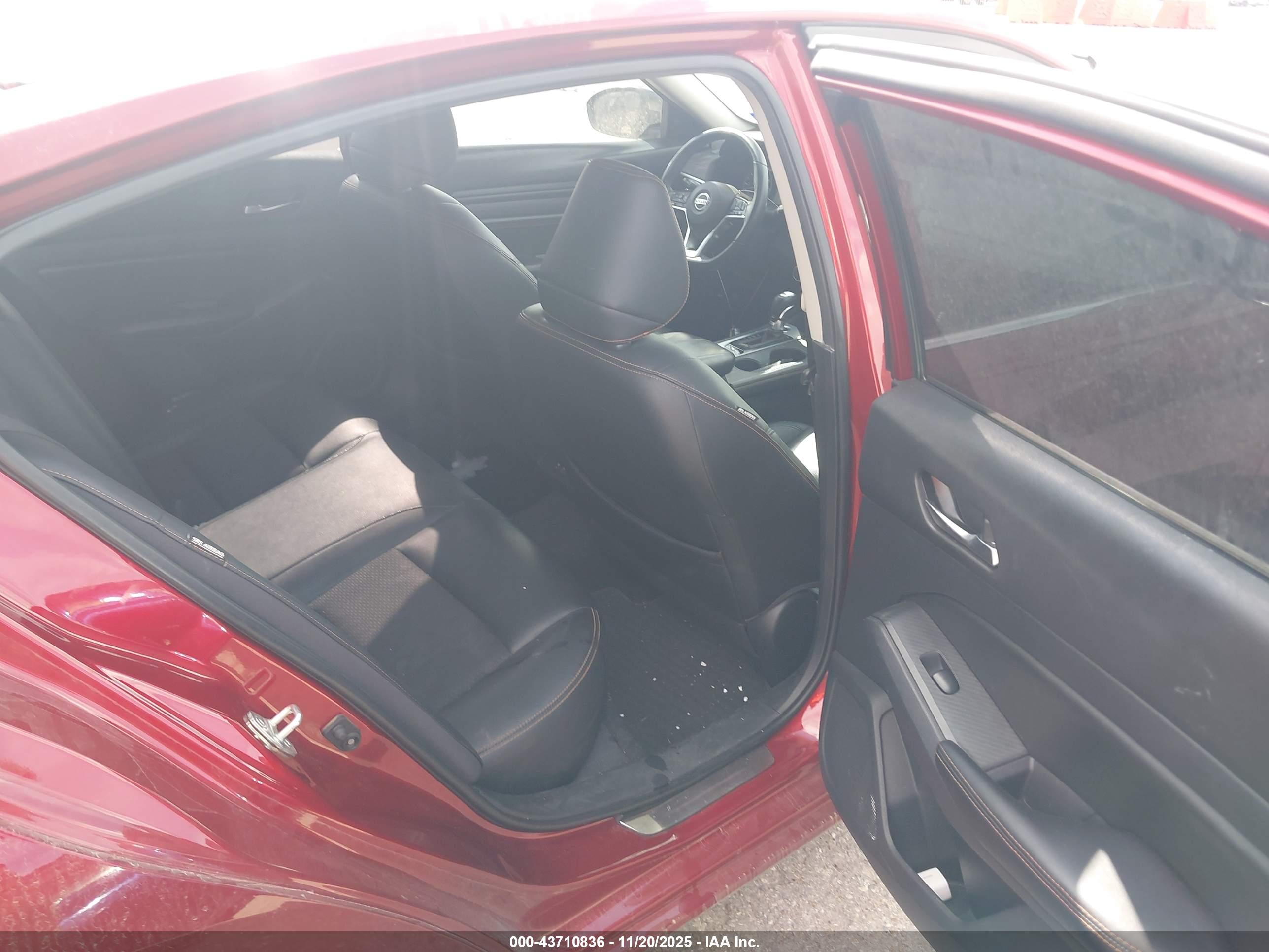 NISSAN ALTIMA image 8