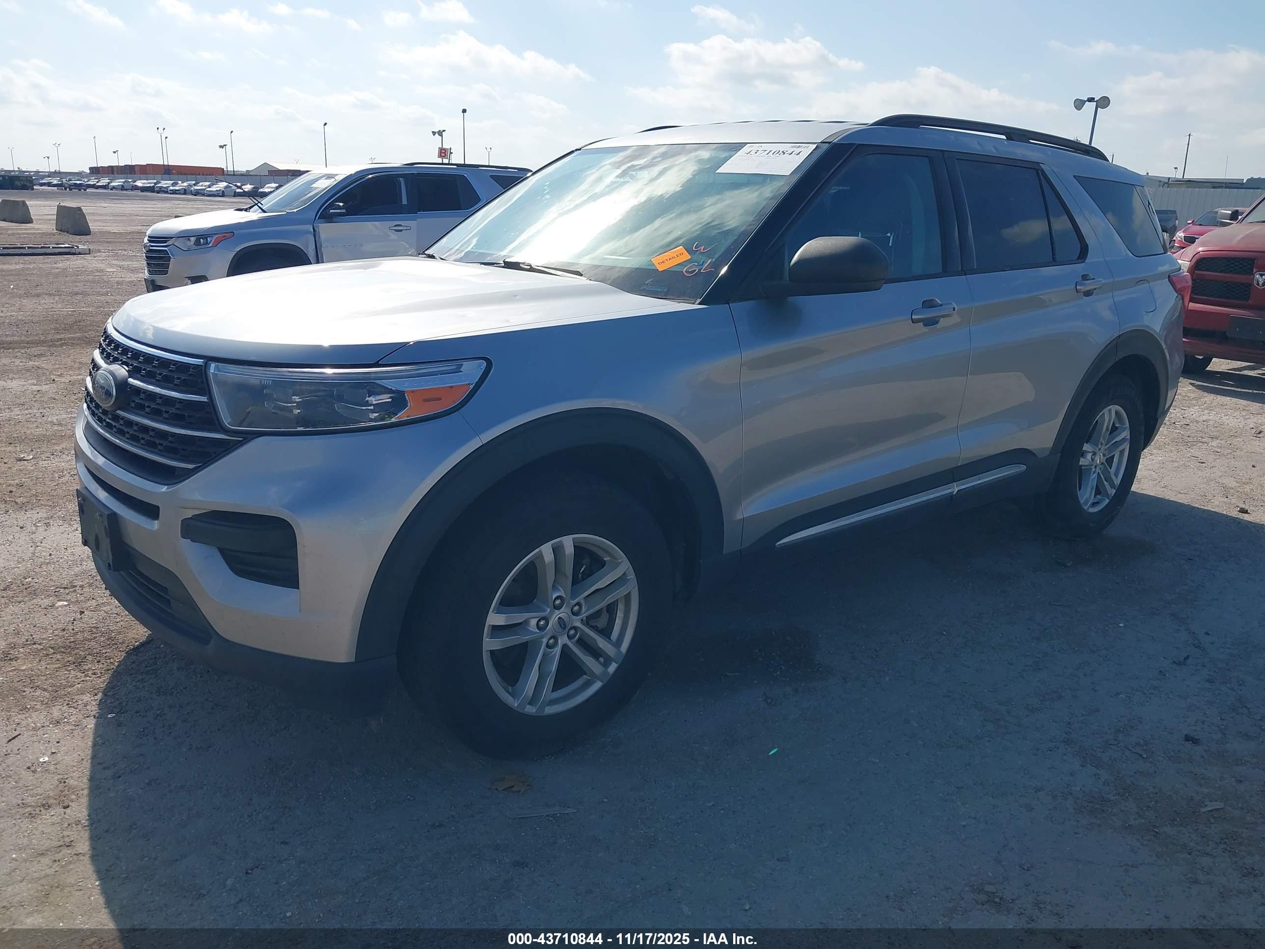 FORD EXPLORER image 2