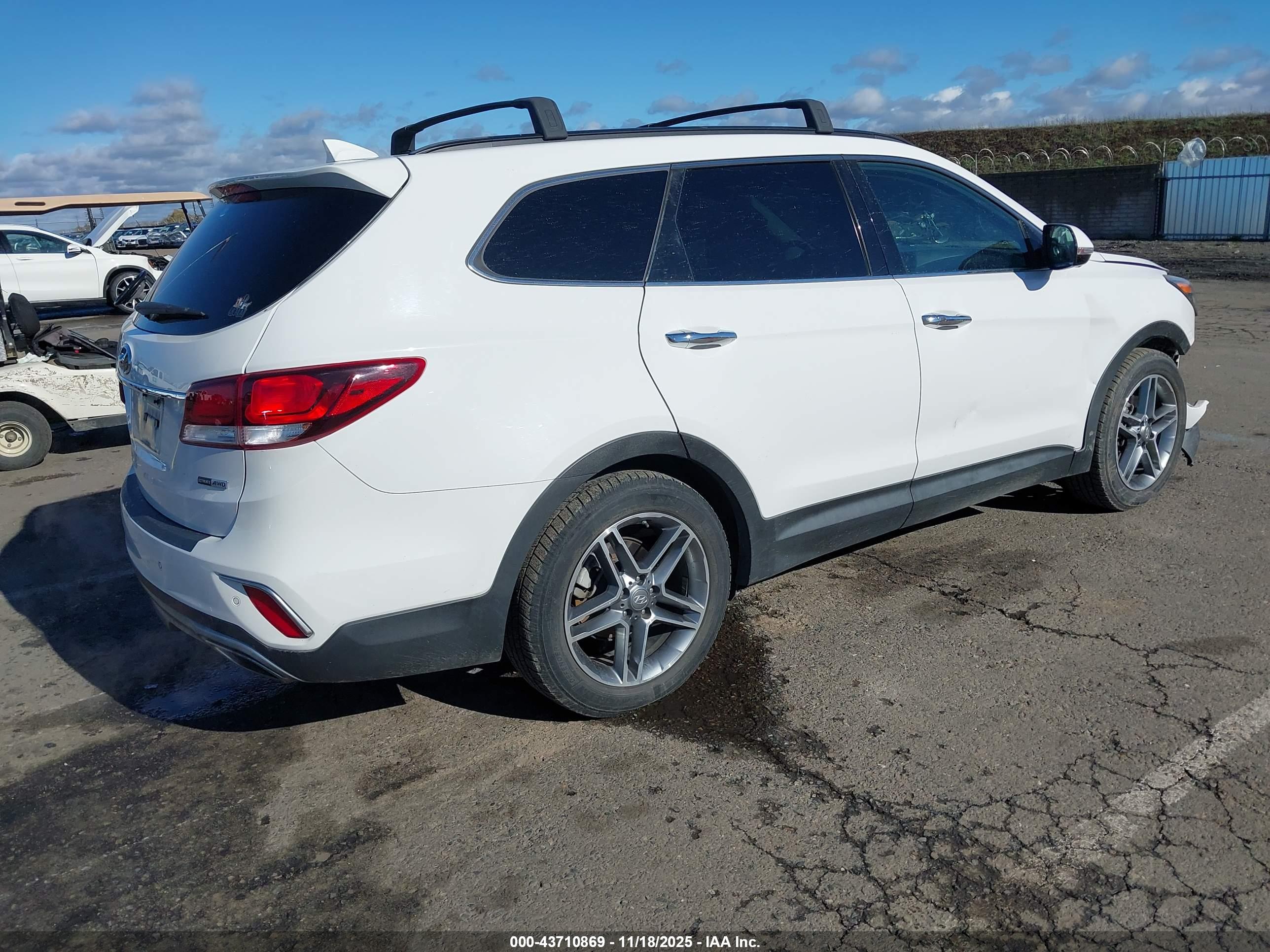 HYUNDAI SANTA image 4