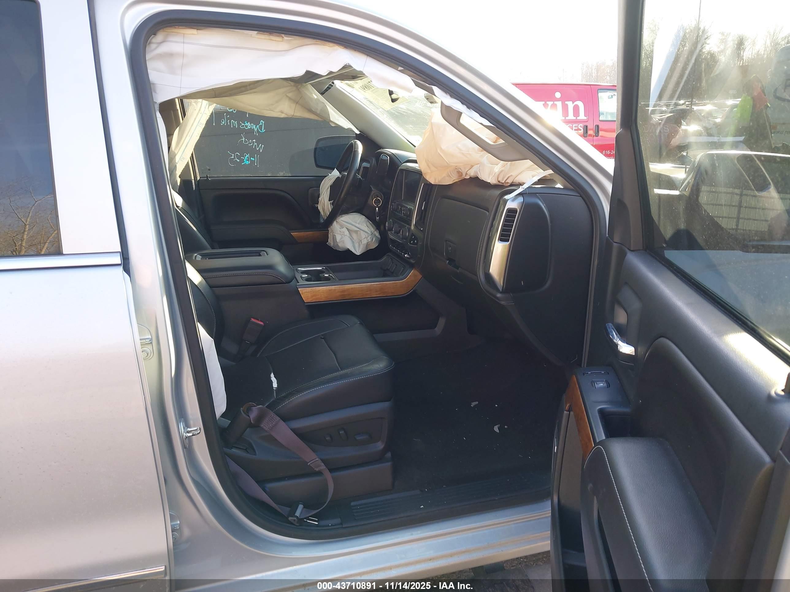 CHEVROLET SILVERADO image 5