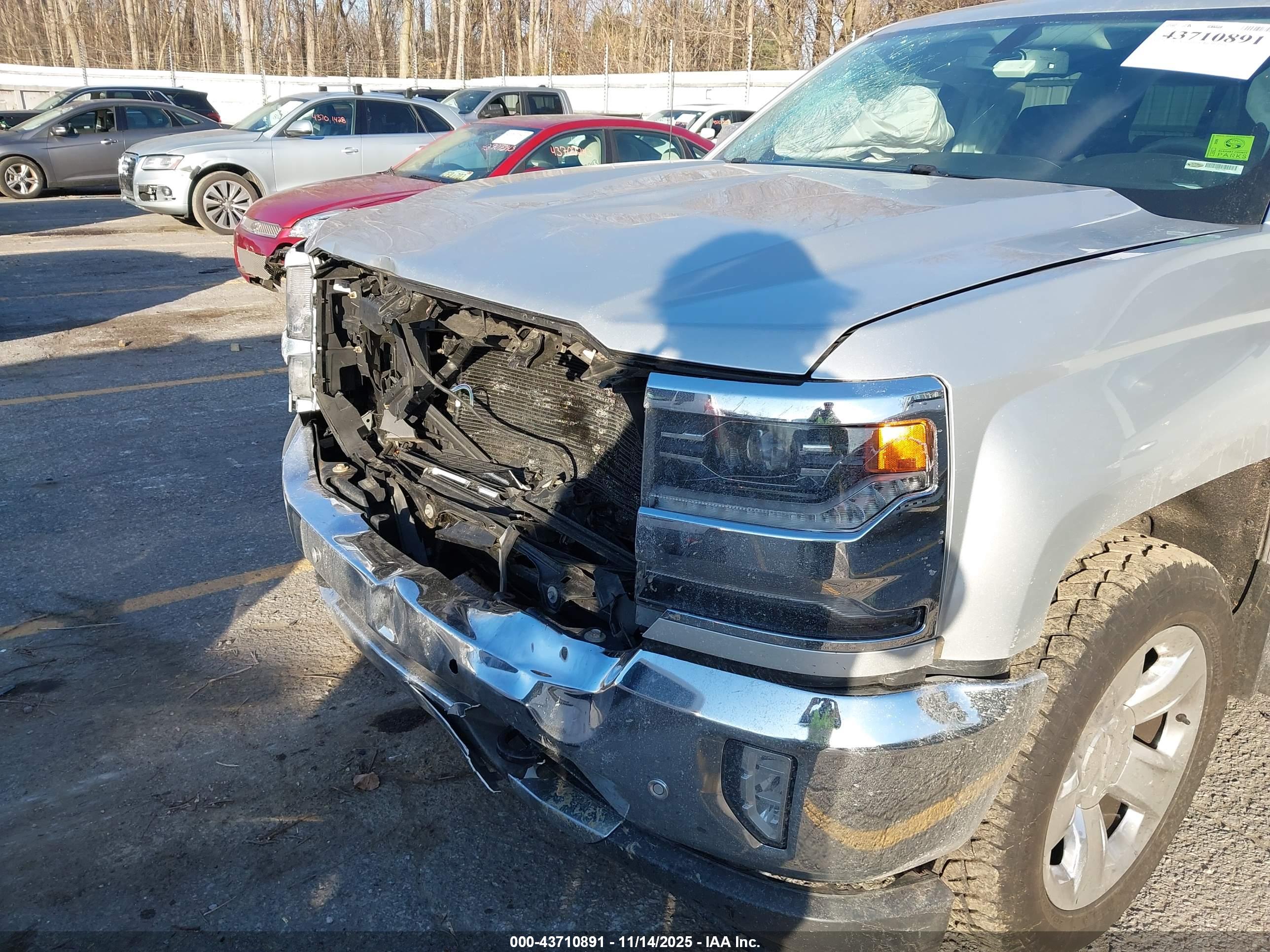CHEVROLET SILVERADO image 6