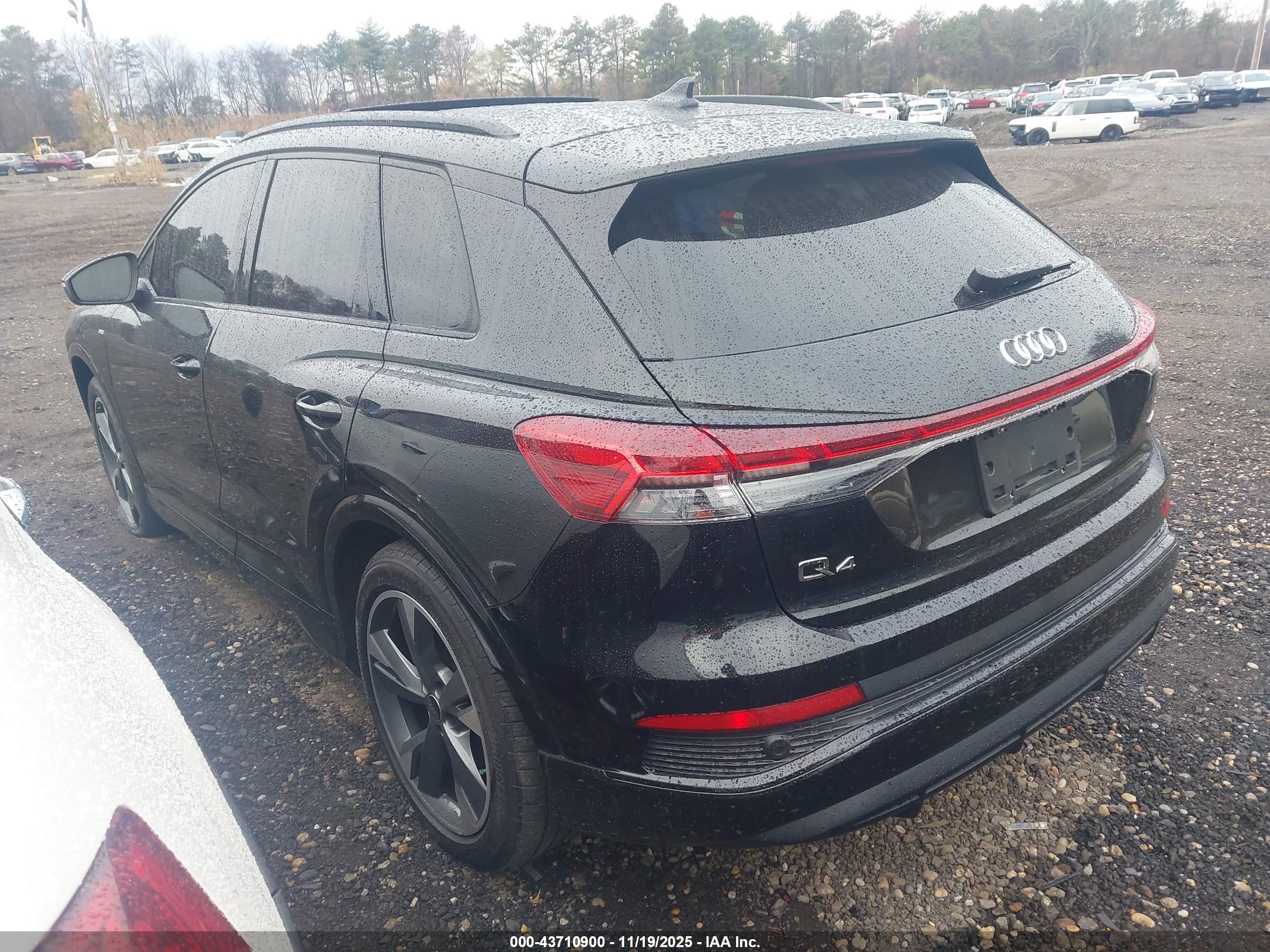 AUDI Q4 image 3