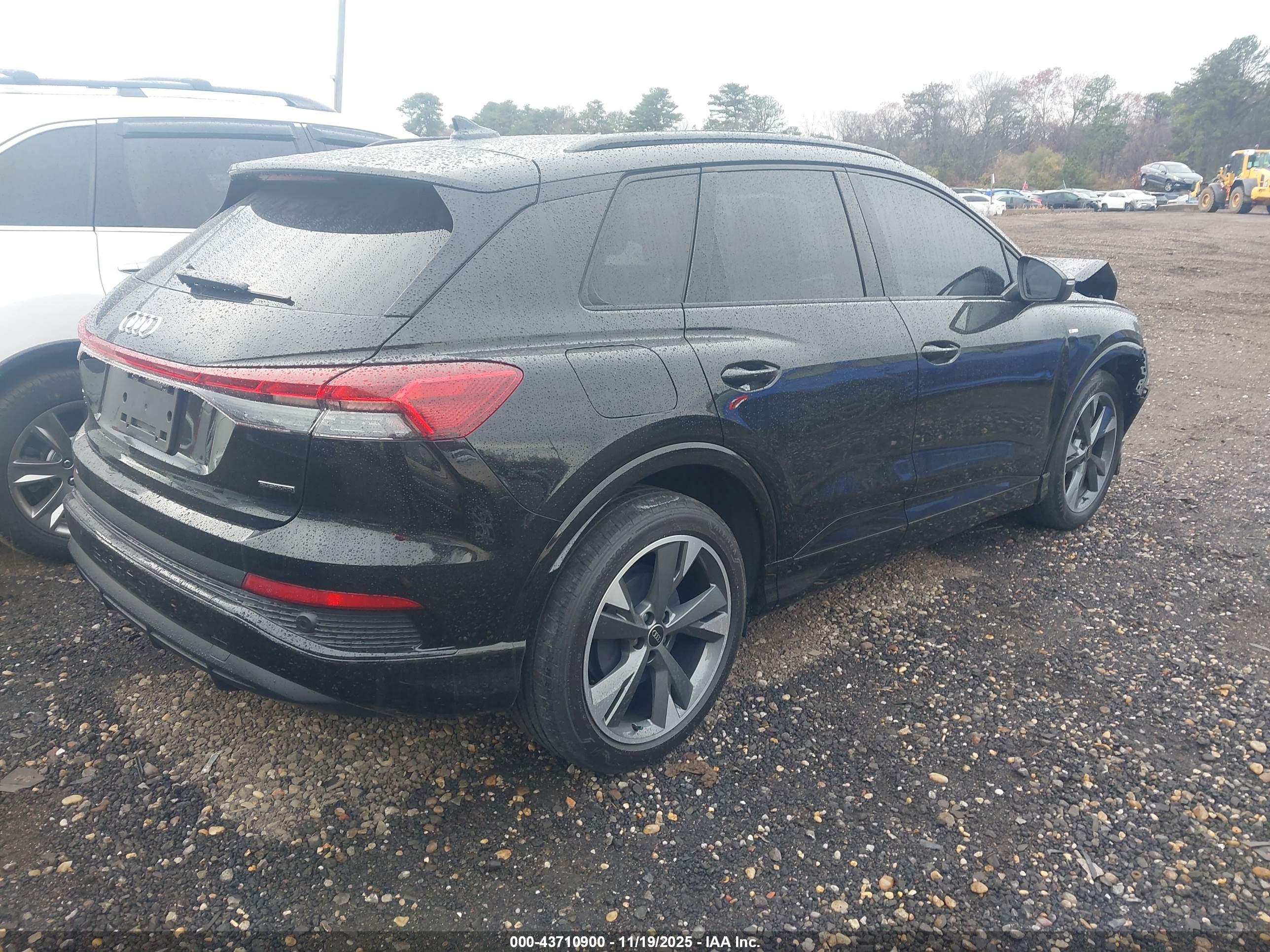 AUDI Q4 image 4