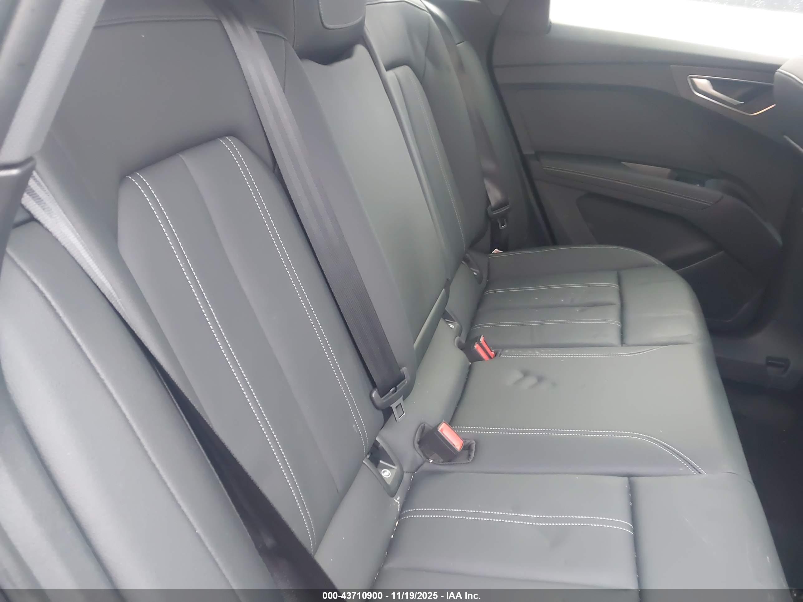 AUDI Q4 image 8