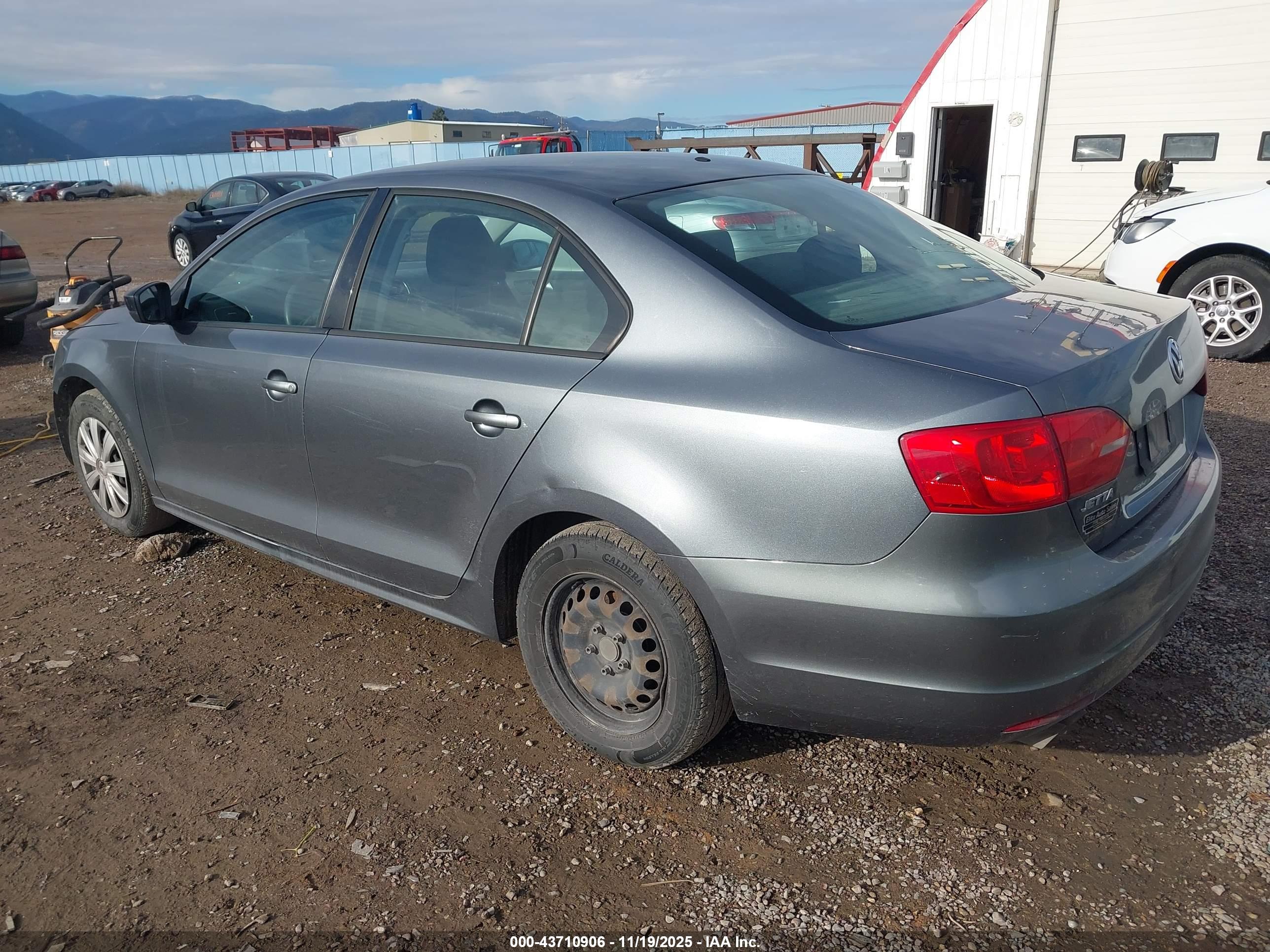 VOLKSWAGEN JETTA image 3