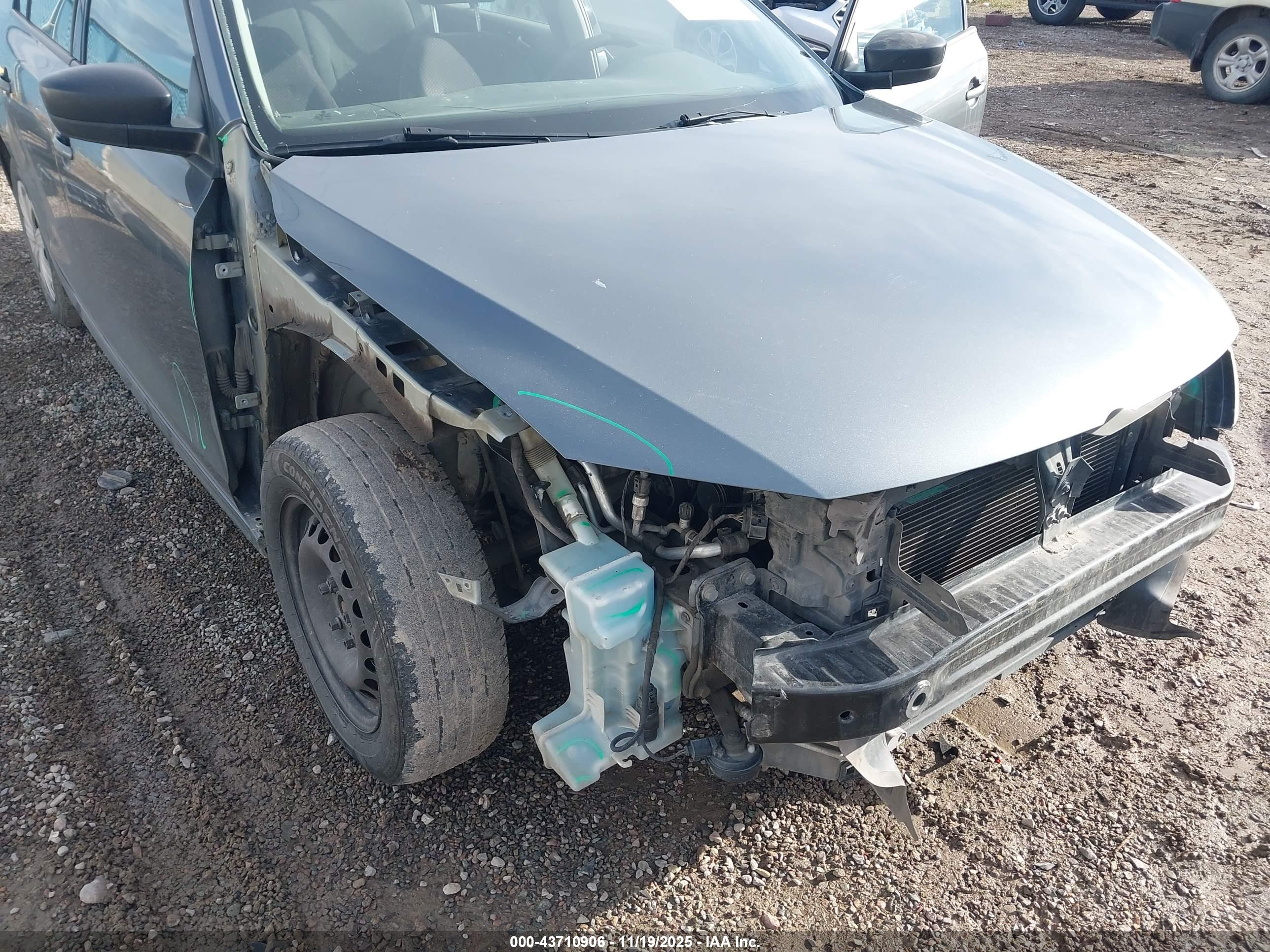 VOLKSWAGEN JETTA image 6