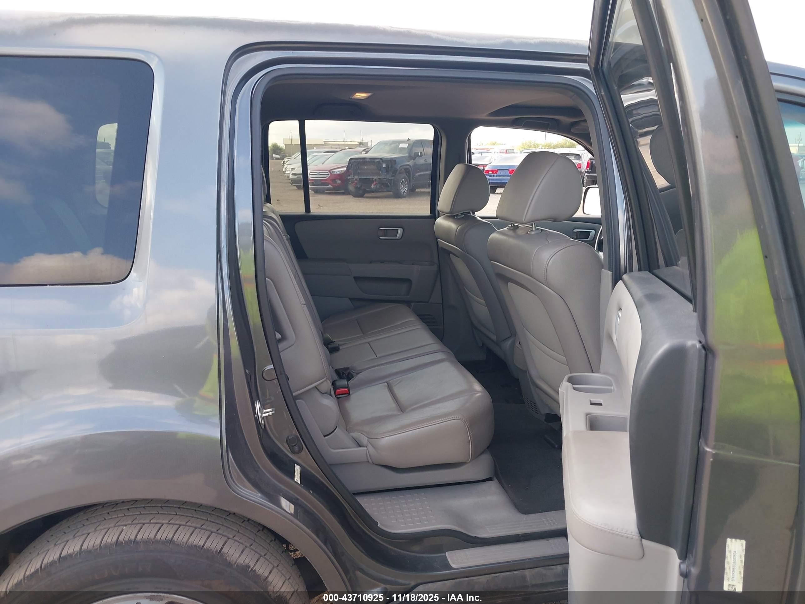 HONDA PILOT image 8
