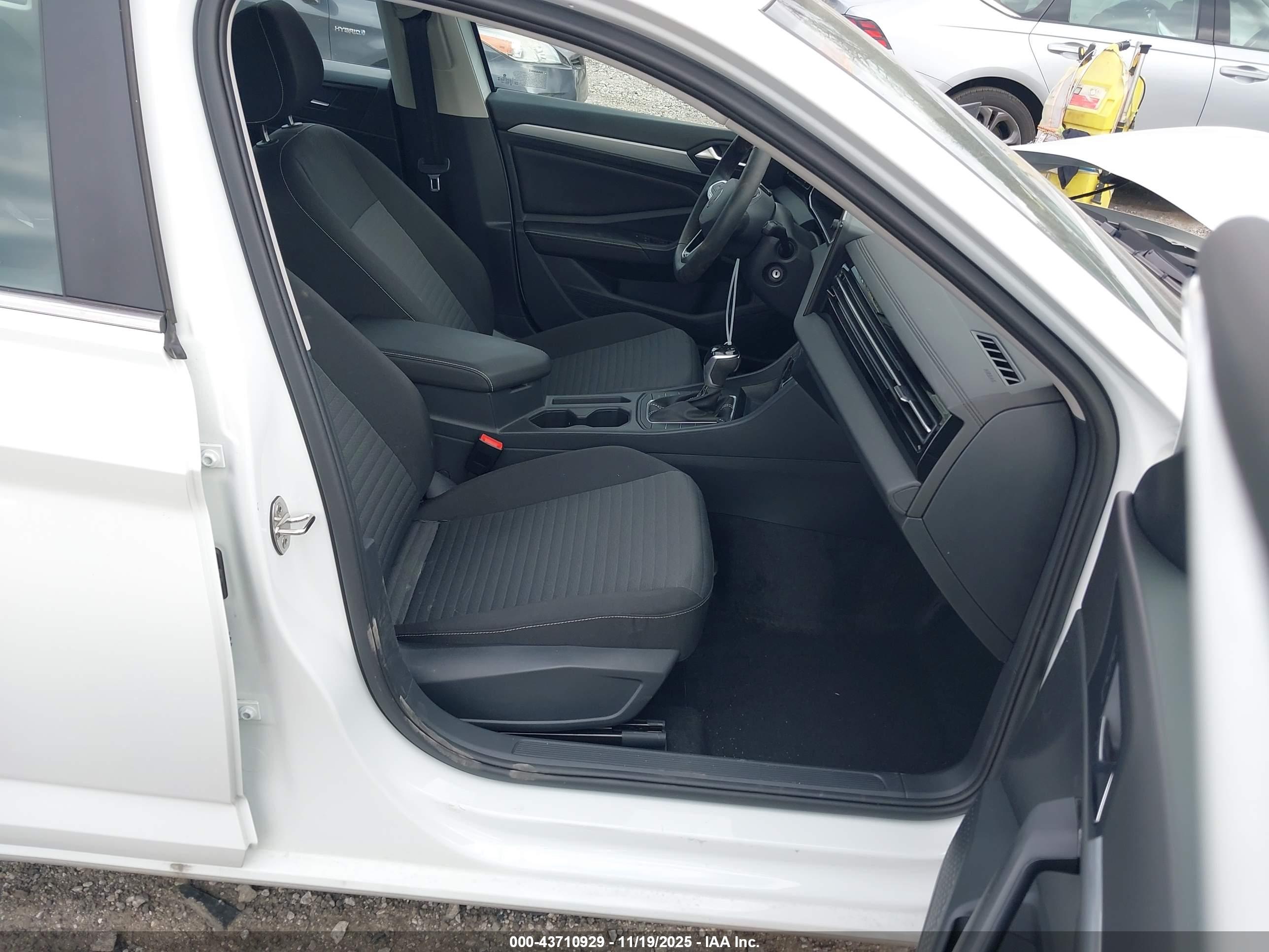 VOLKSWAGEN JETTA image 5