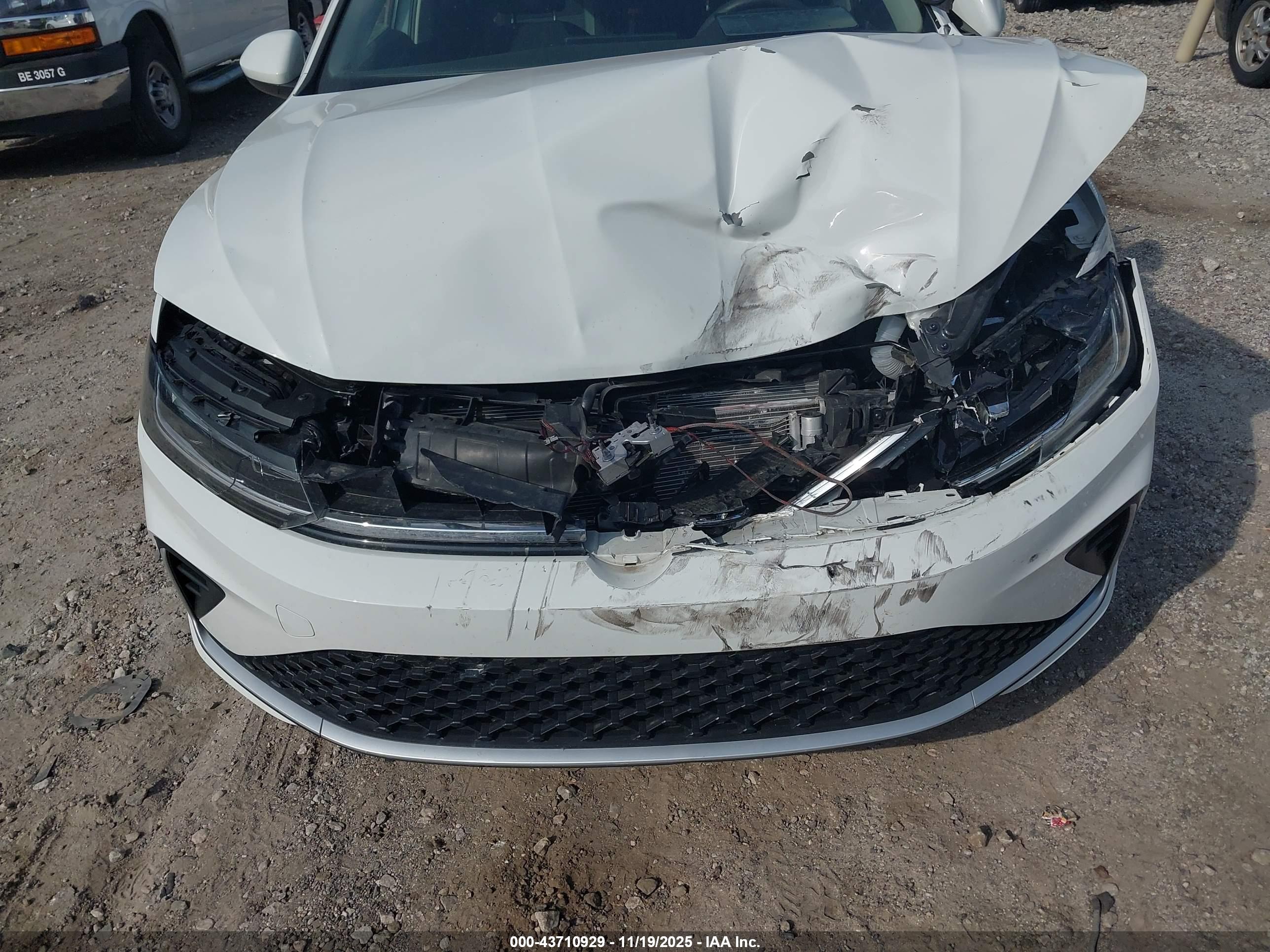 VOLKSWAGEN JETTA image 6