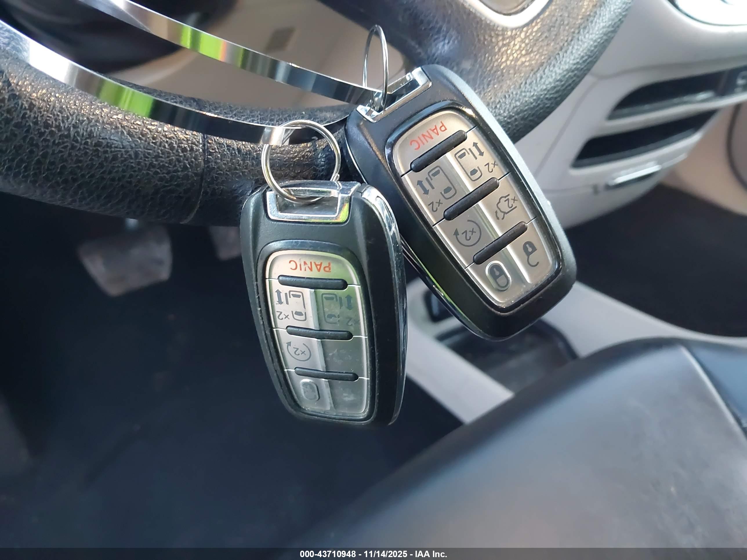 CHRYSLER VOYAGER image 11