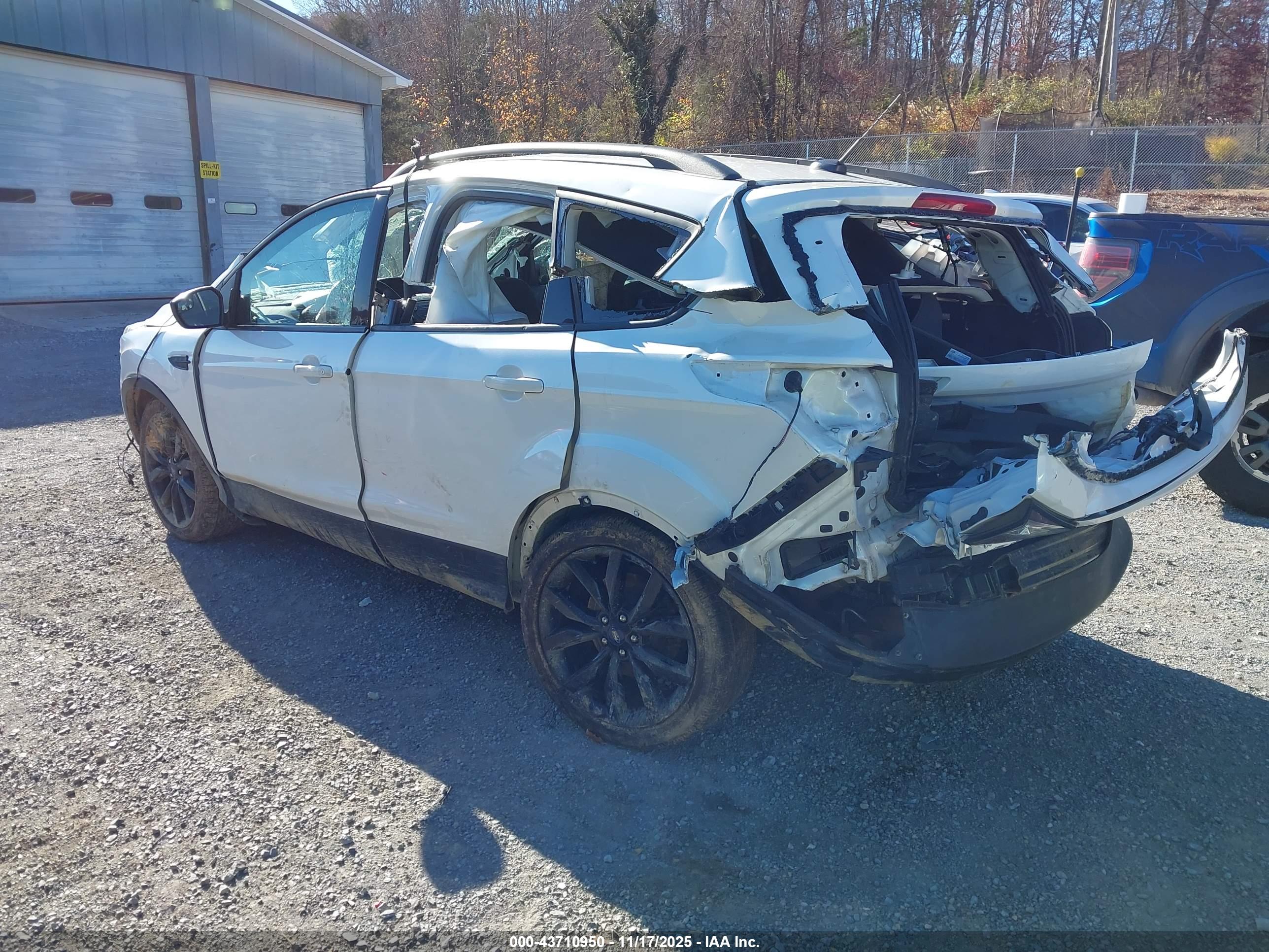 FORD ESCAPE image 3