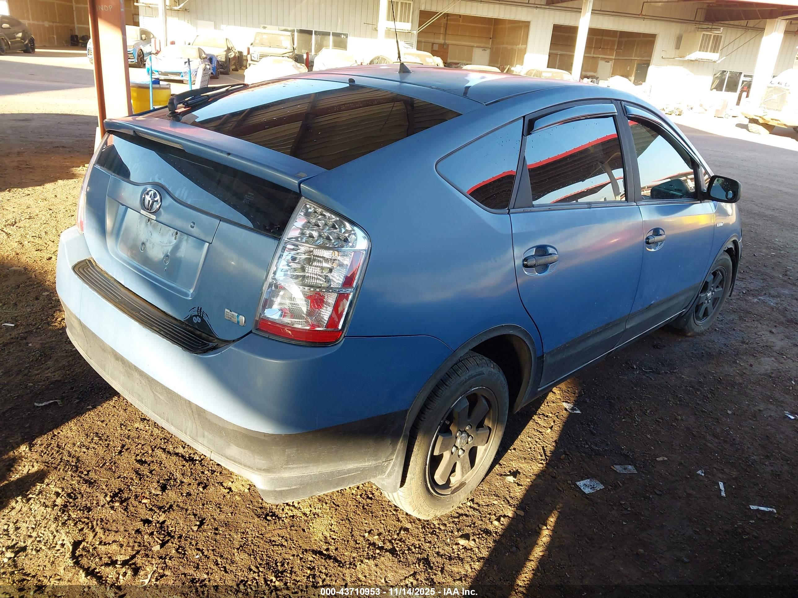 TOYOTA PRIUS image 4