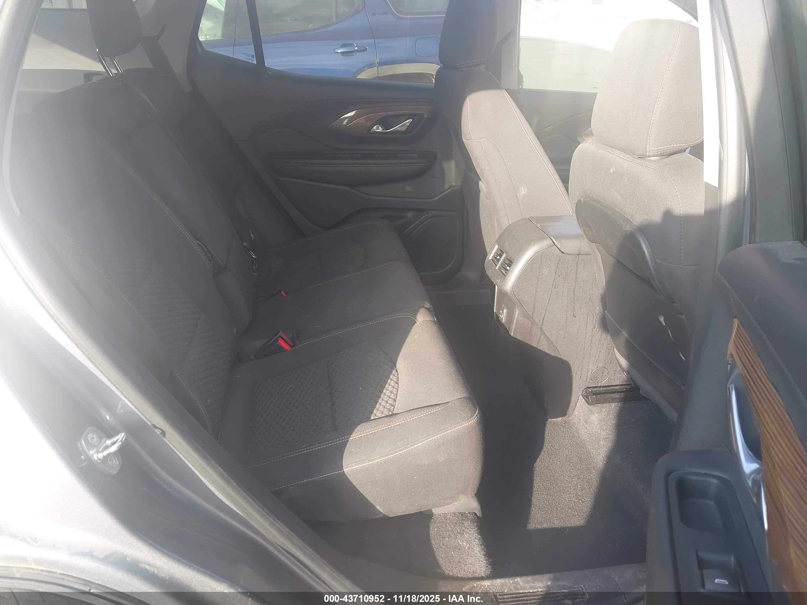 GMC TERRAIN image 8