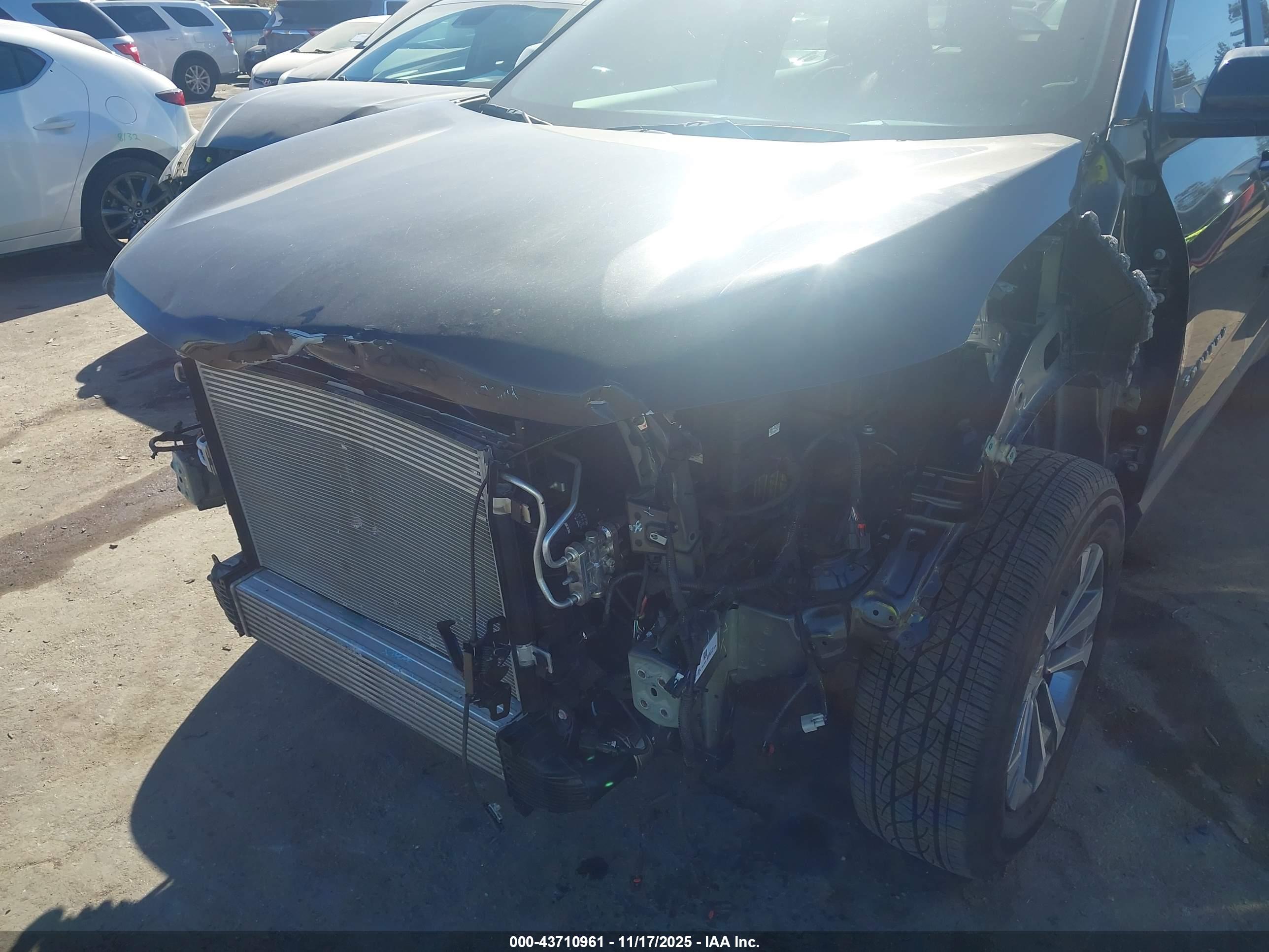 CHEVROLET EQUINOX image 6
