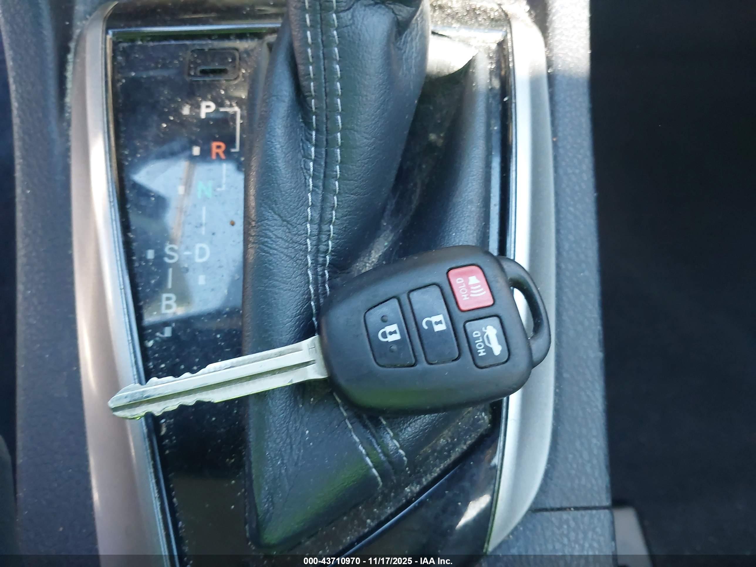 TOYOTA COROLLA image 11