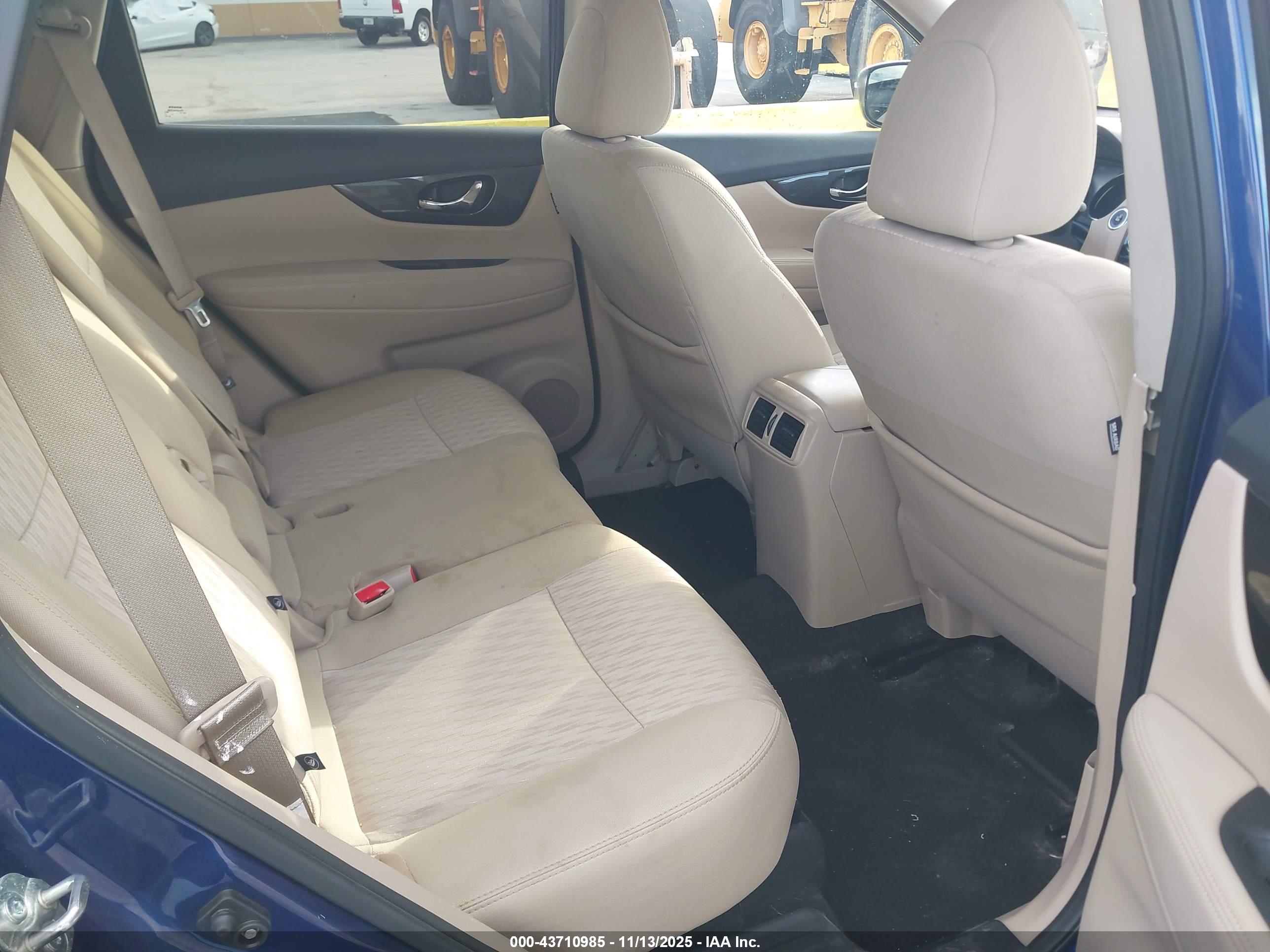 NISSAN ROGUE image 8