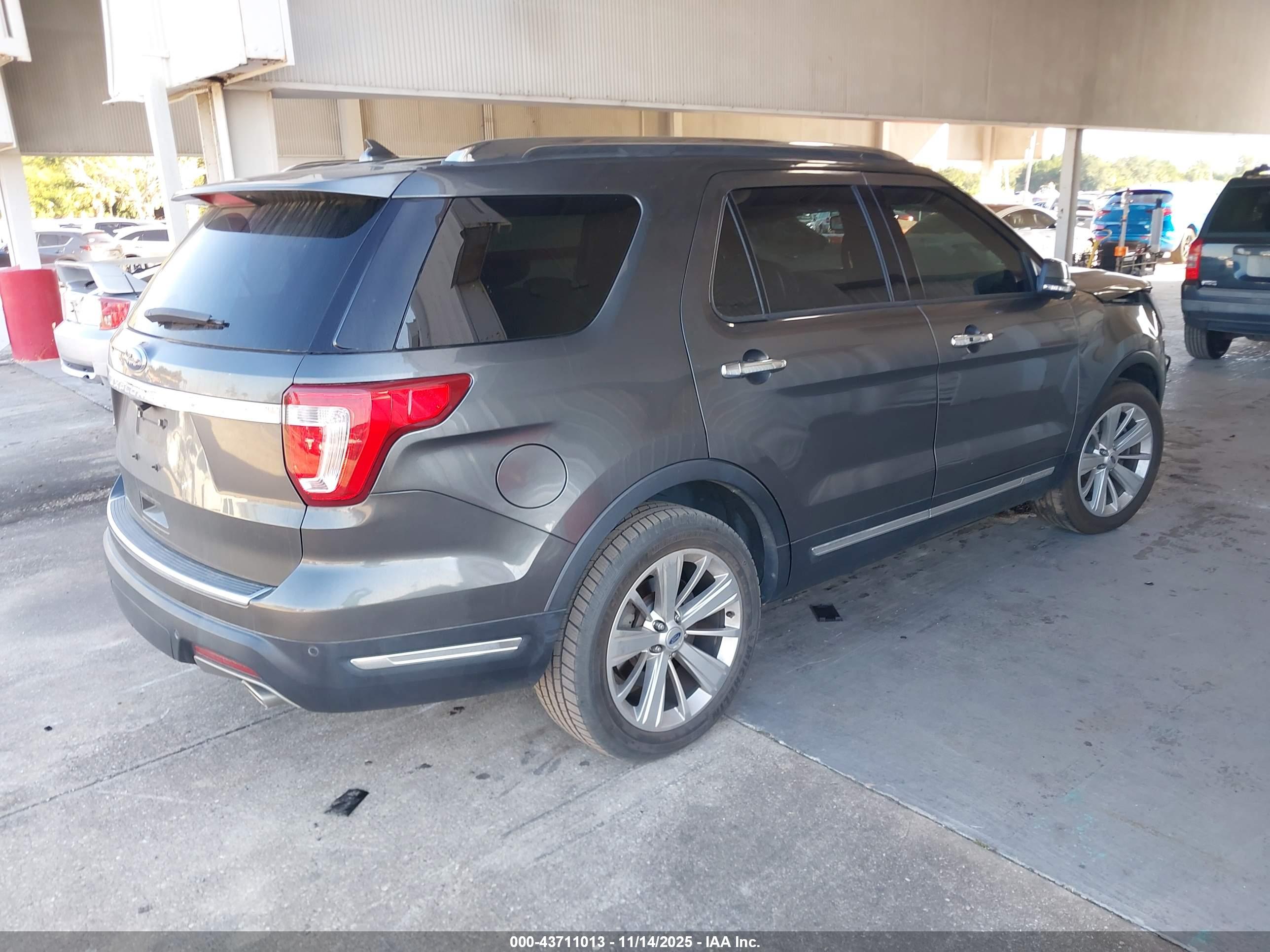 FORD EXPLORER image 4
