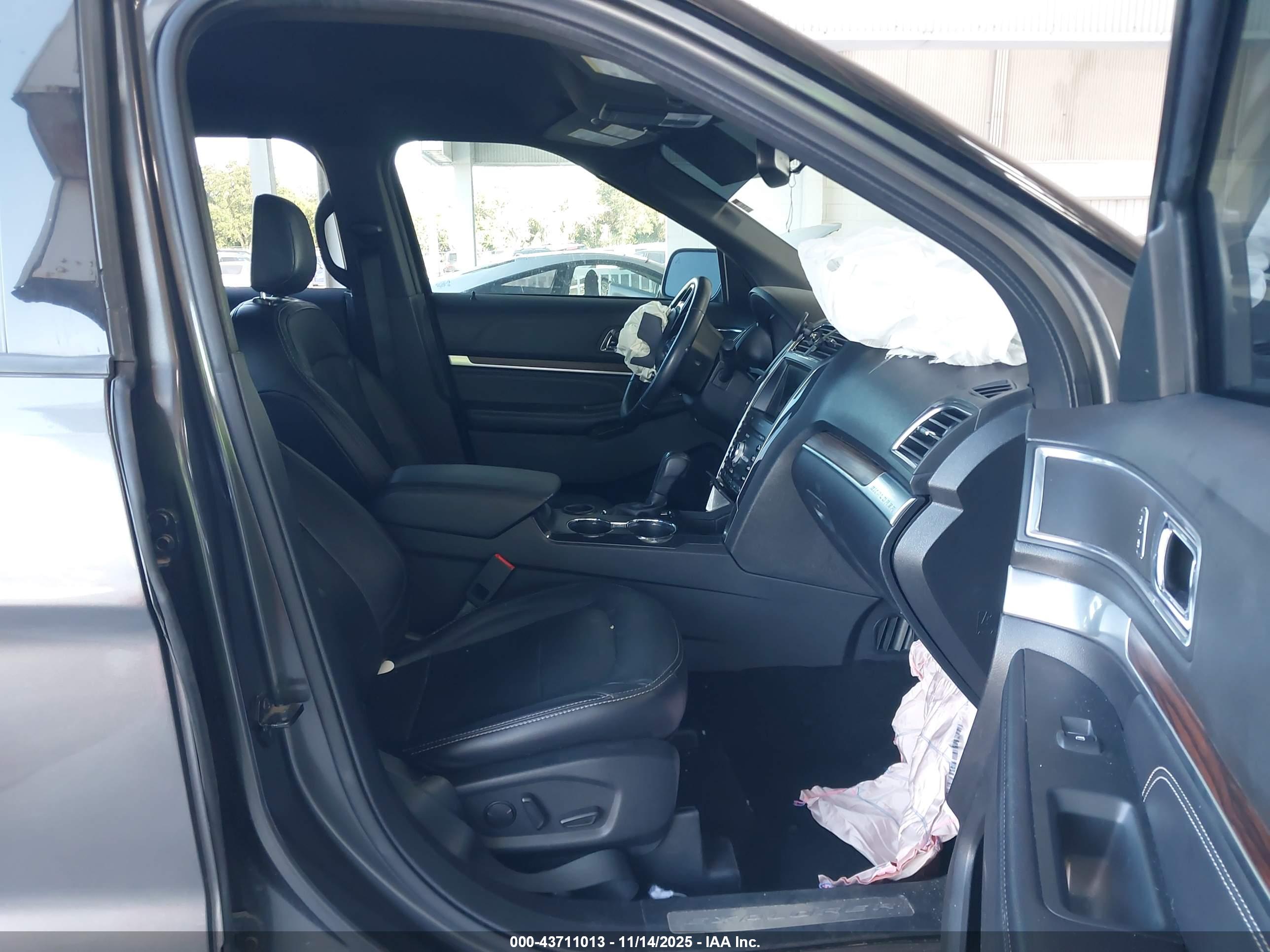 FORD EXPLORER image 5