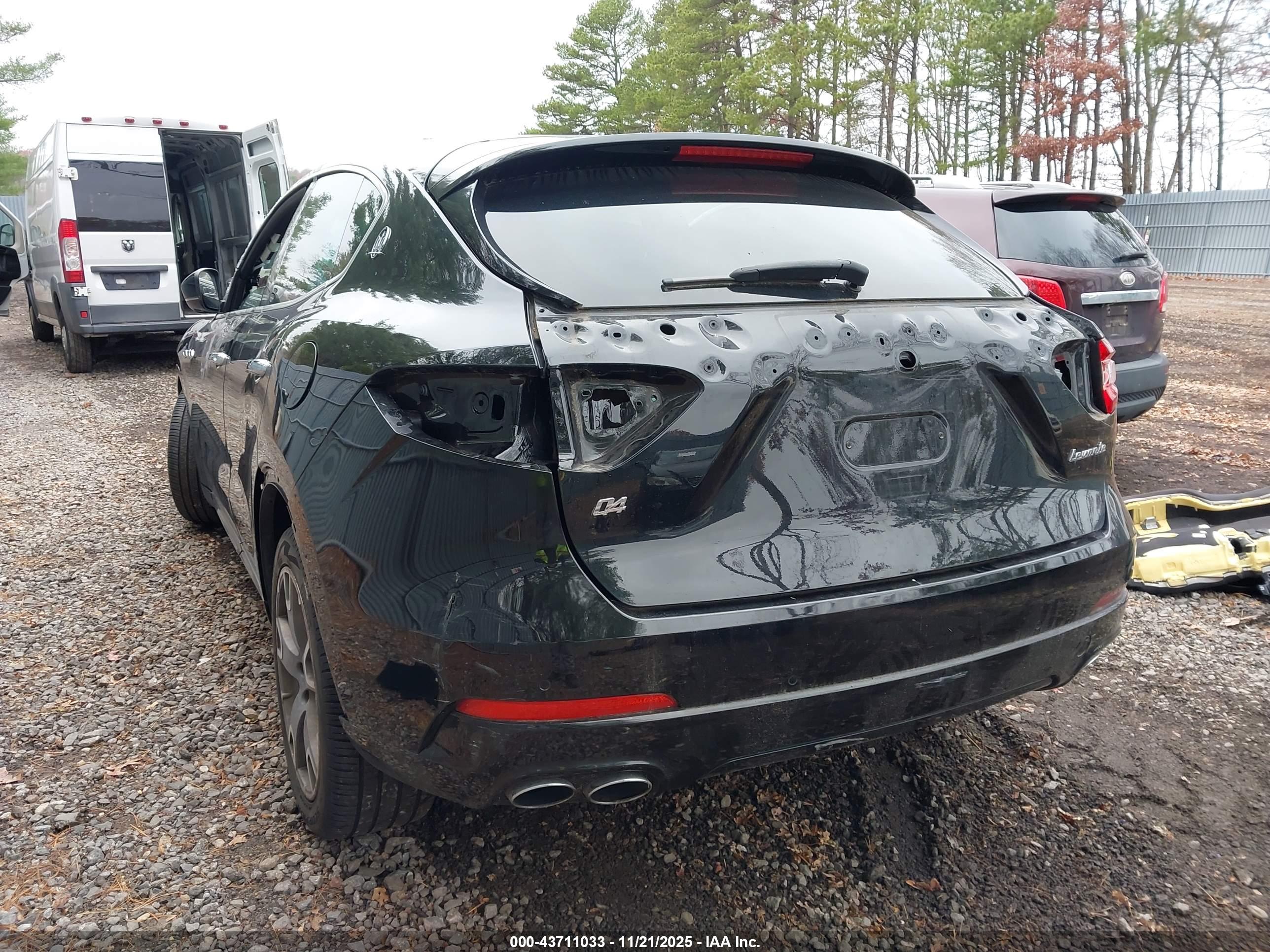 MASERATI LEVANTE image 3