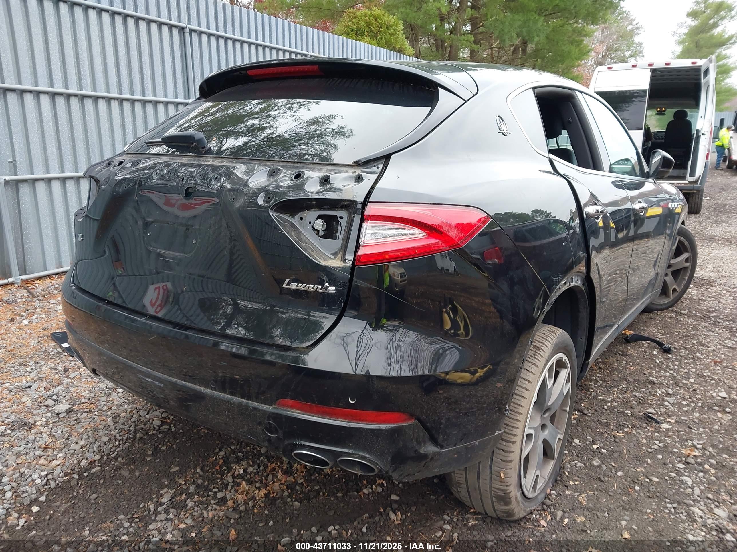 MASERATI LEVANTE image 4