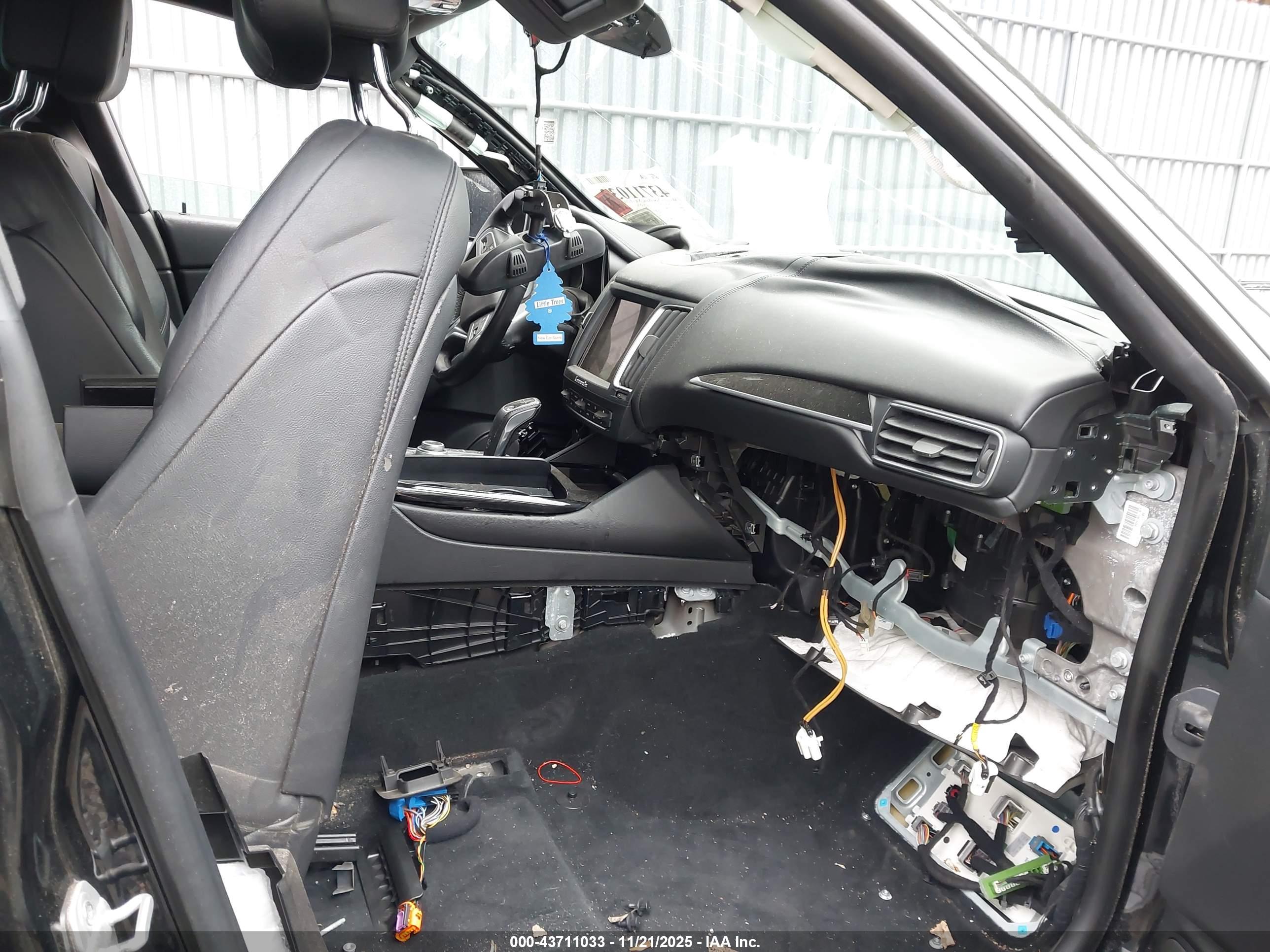 MASERATI LEVANTE image 5