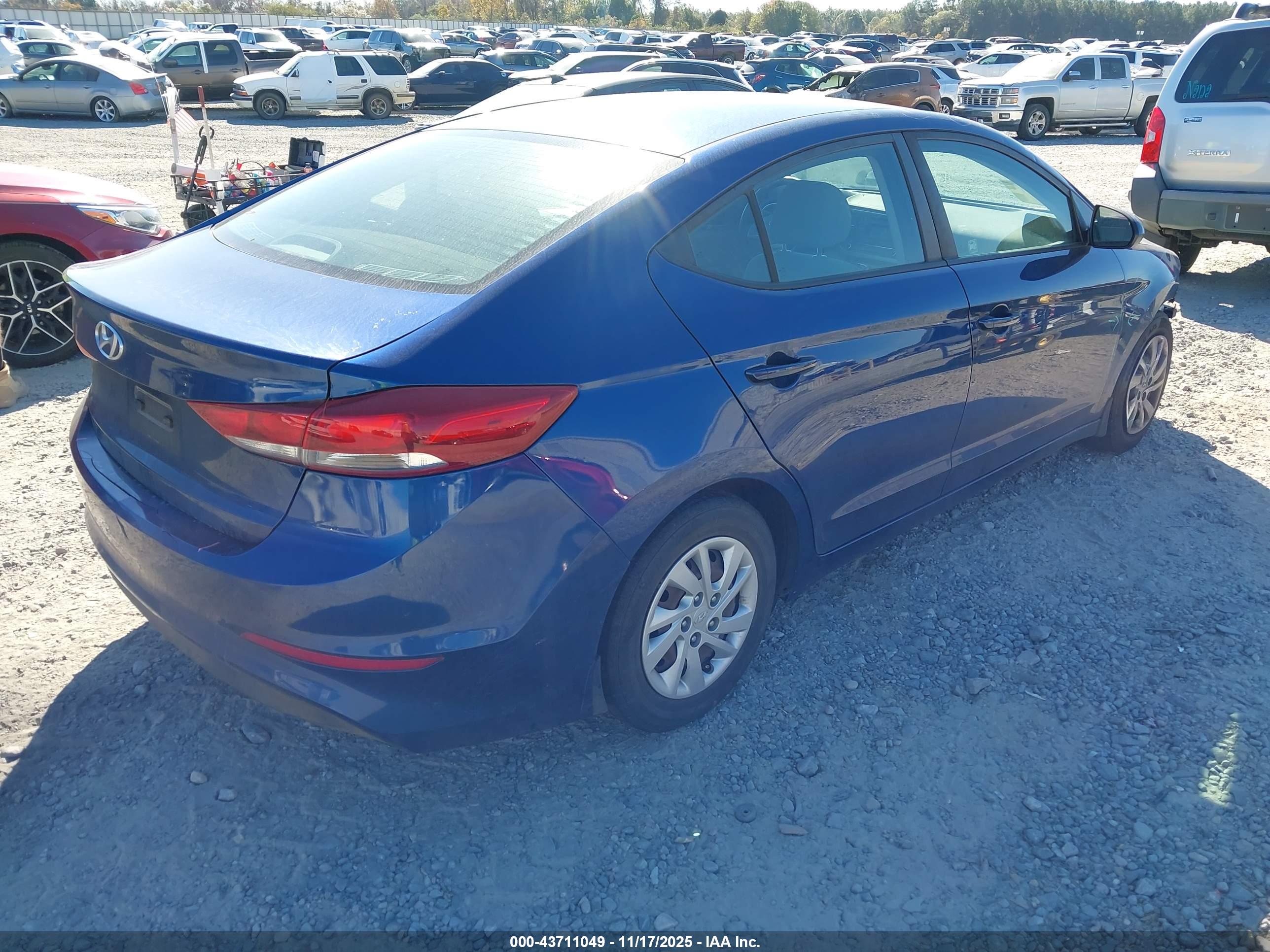 HYUNDAI ELANTRA image 4
