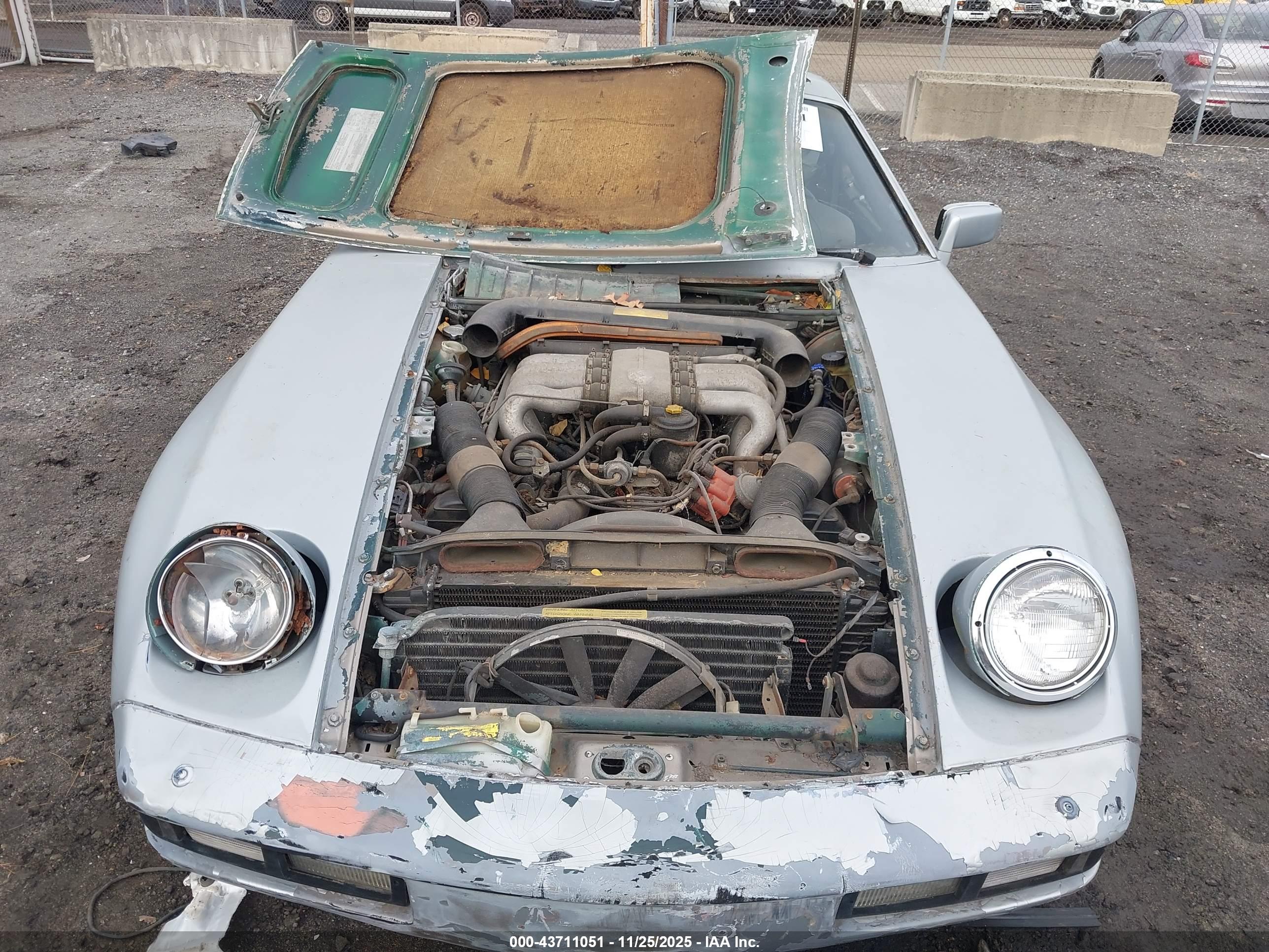 PORSCHE 928 image 10
