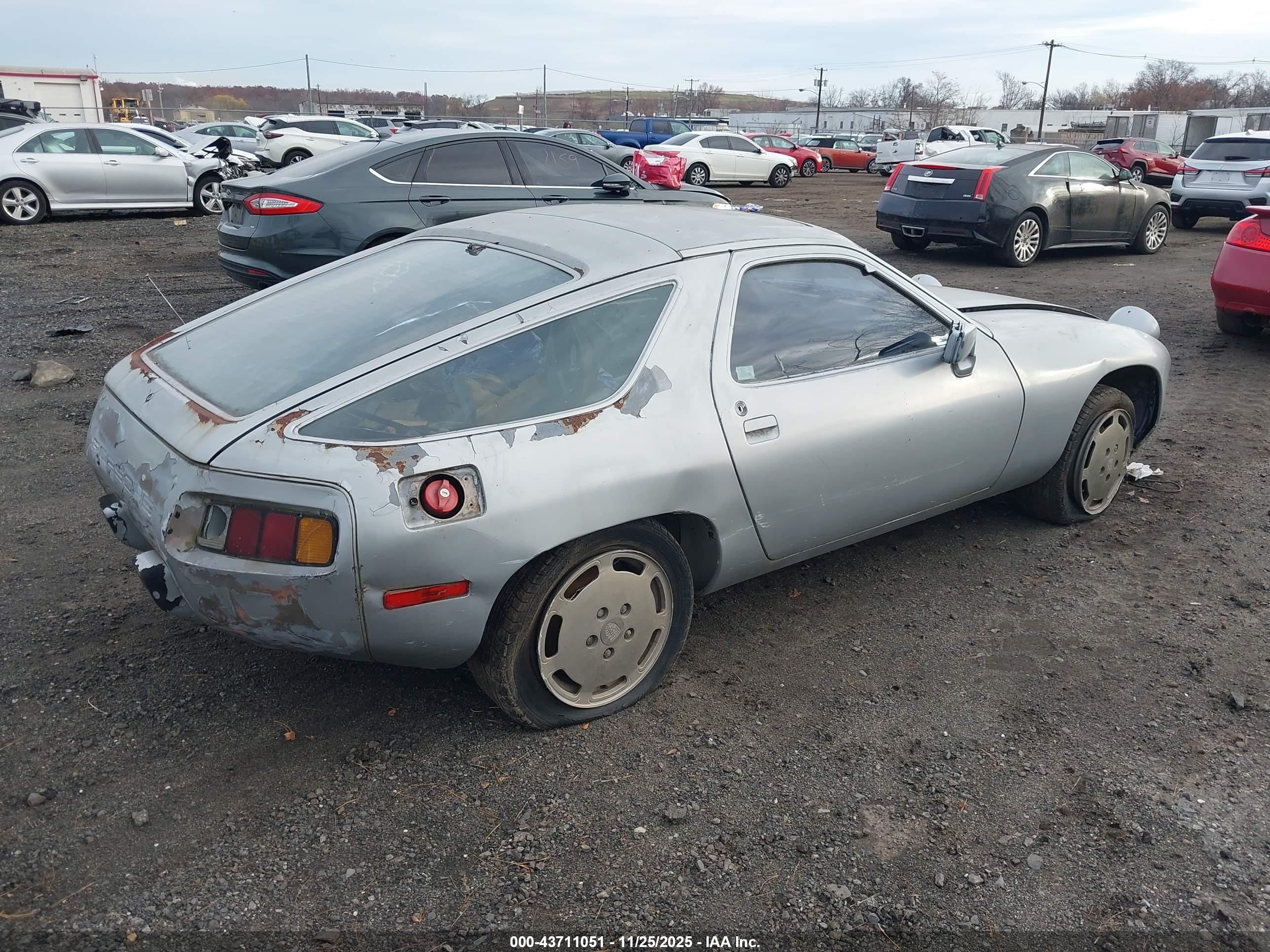 PORSCHE 928 image 4