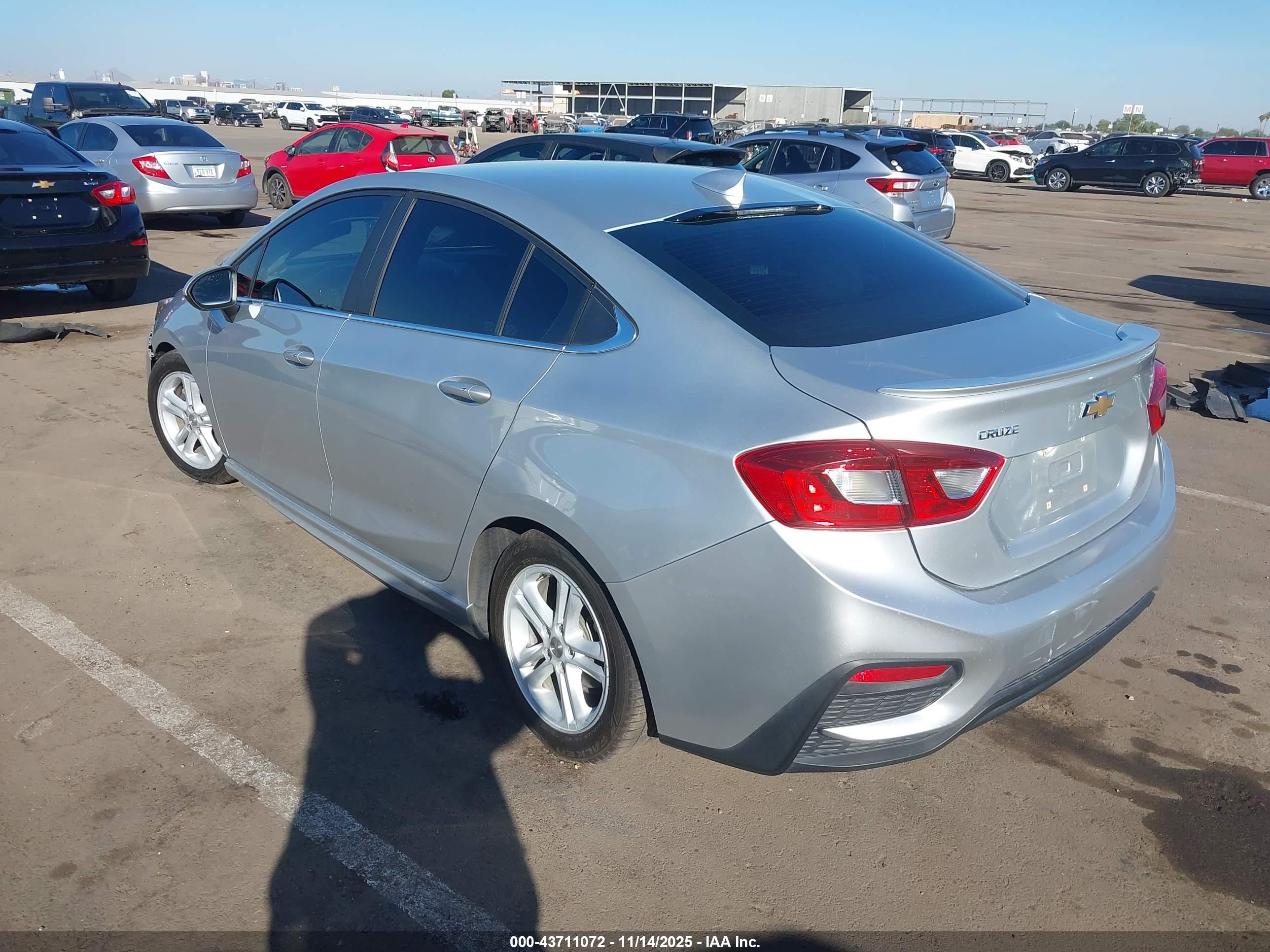 CHEVROLET CRUZE image 3