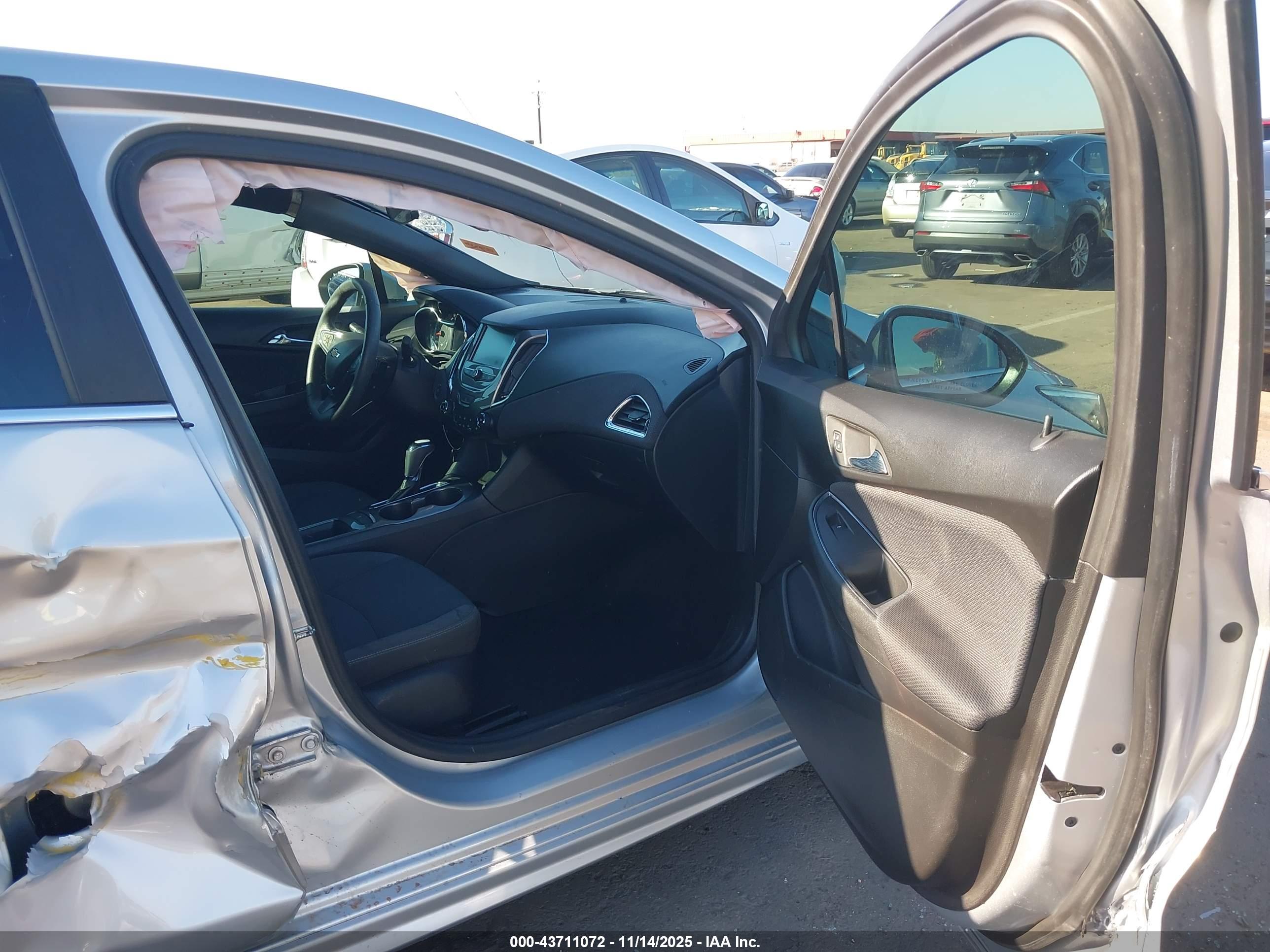 CHEVROLET CRUZE image 5