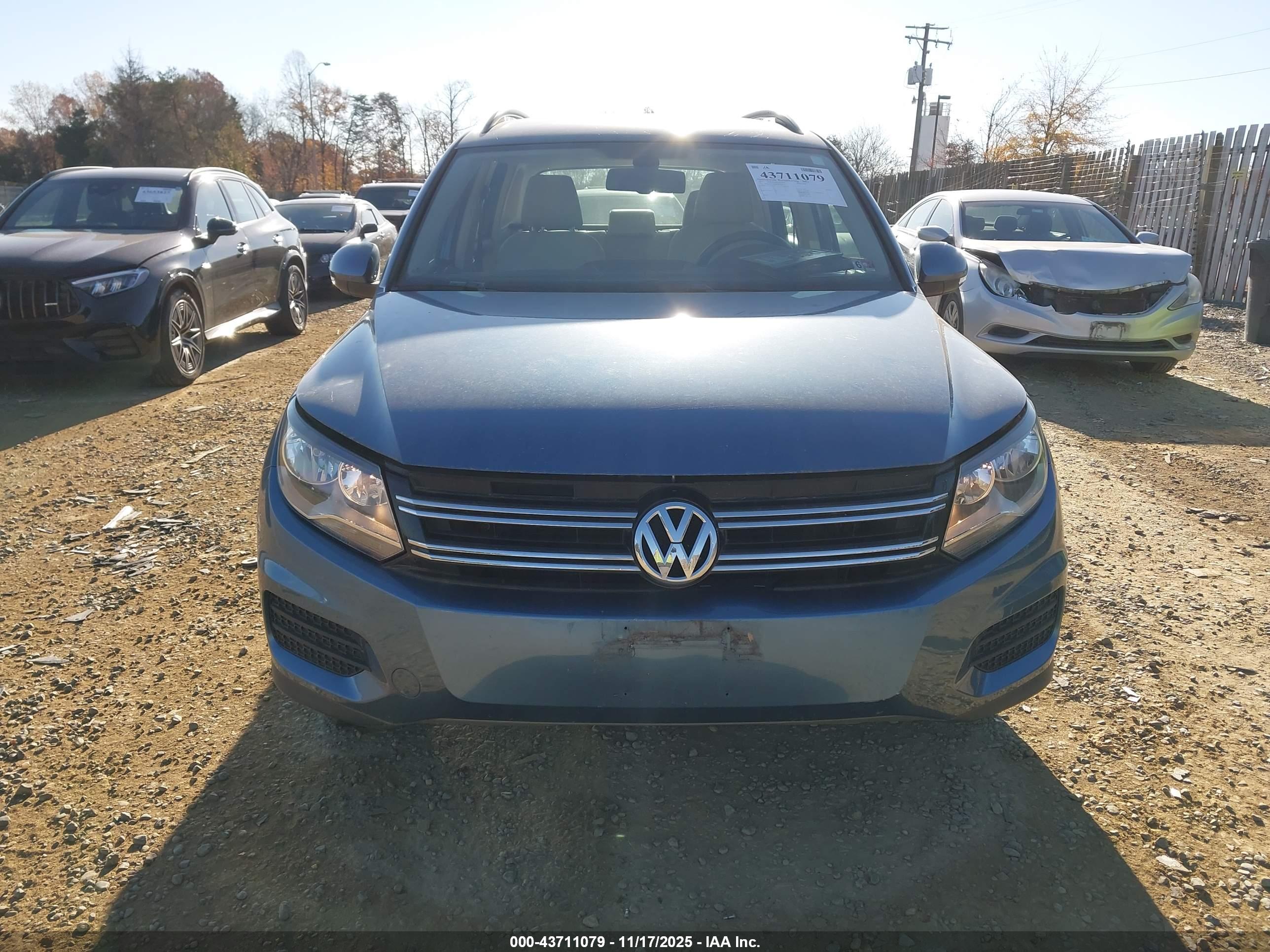 VOLKSWAGEN TIGUAN image 6