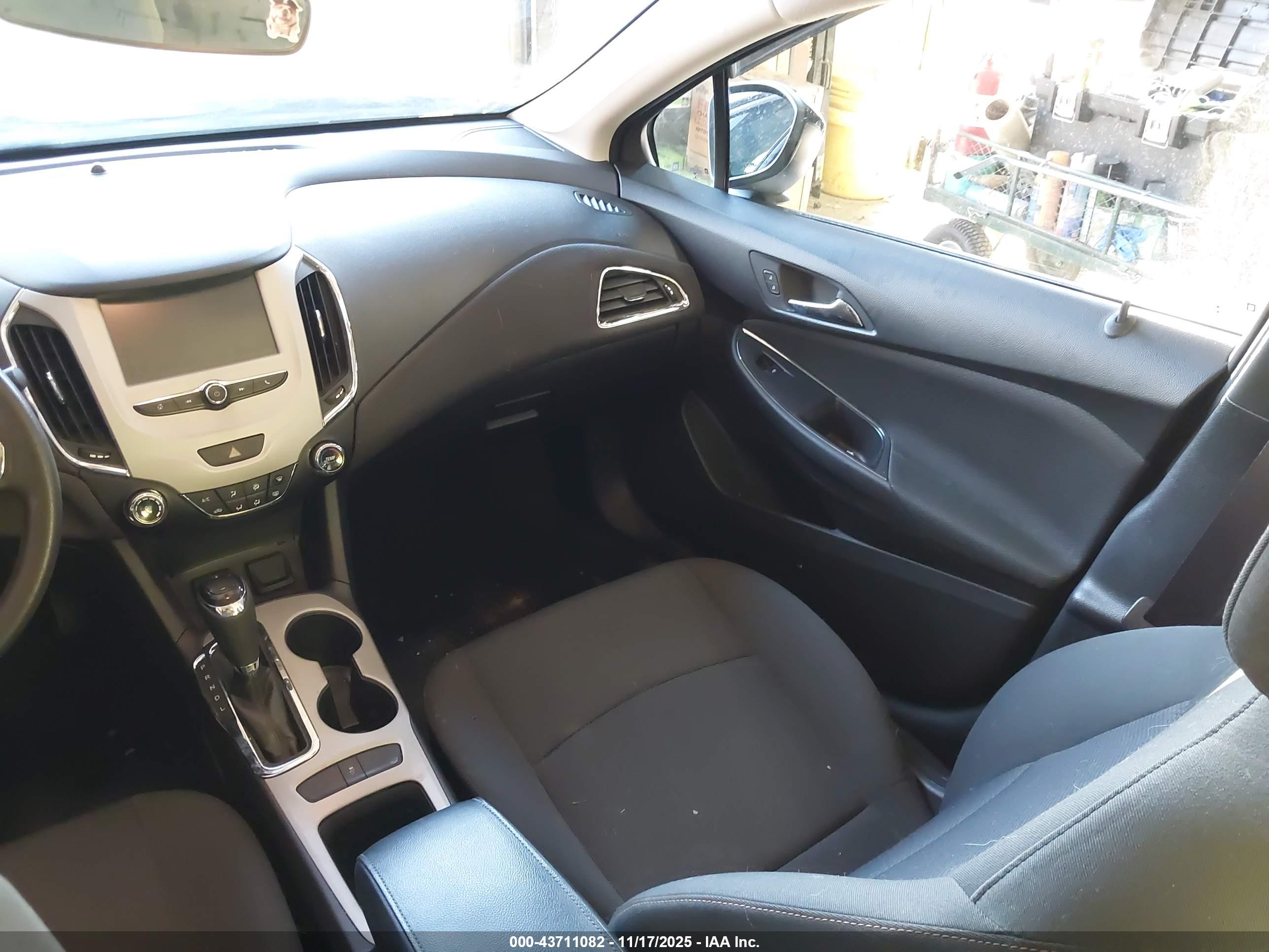 CHEVROLET CRUZE image 5