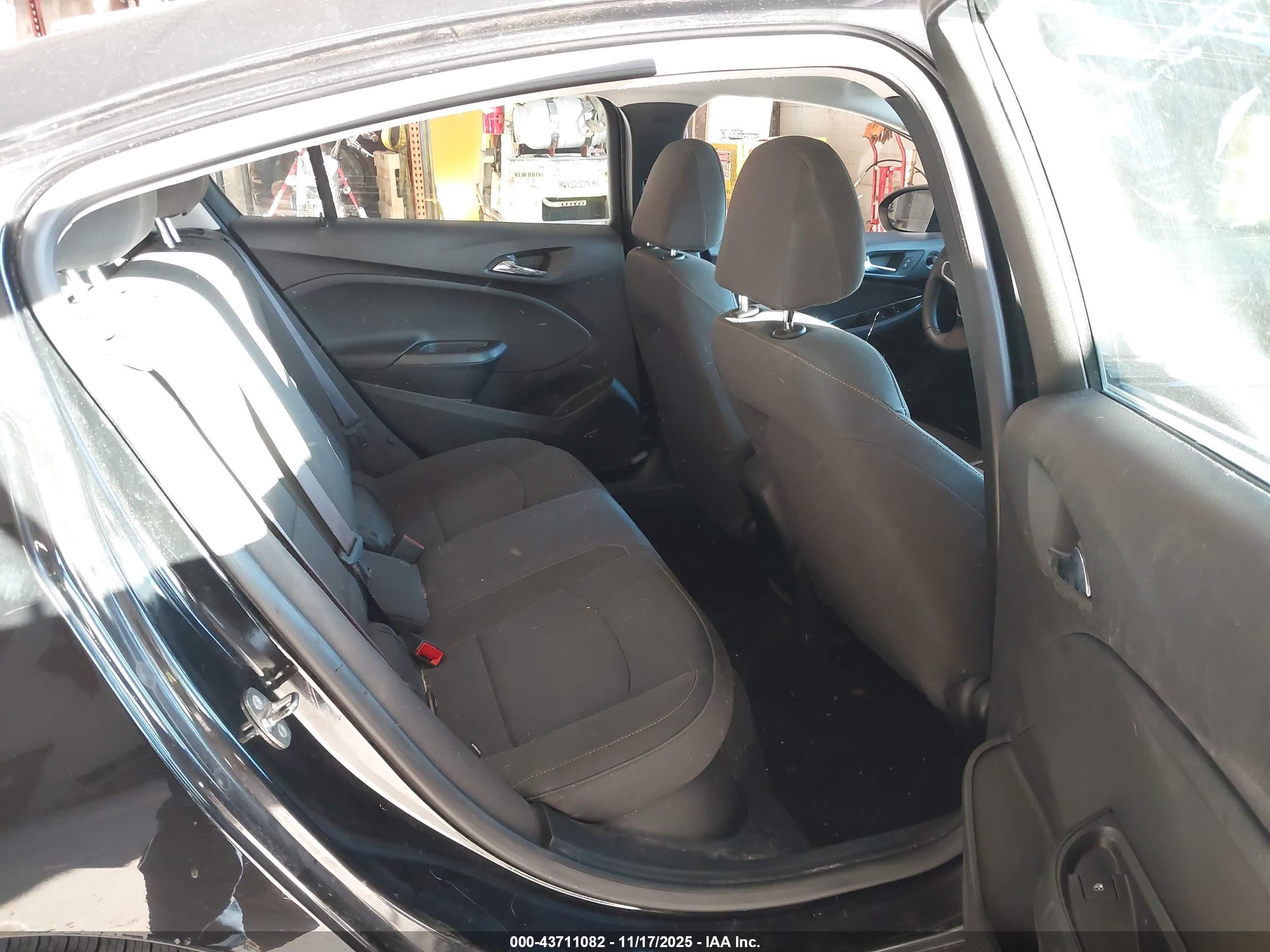 CHEVROLET CRUZE image 8