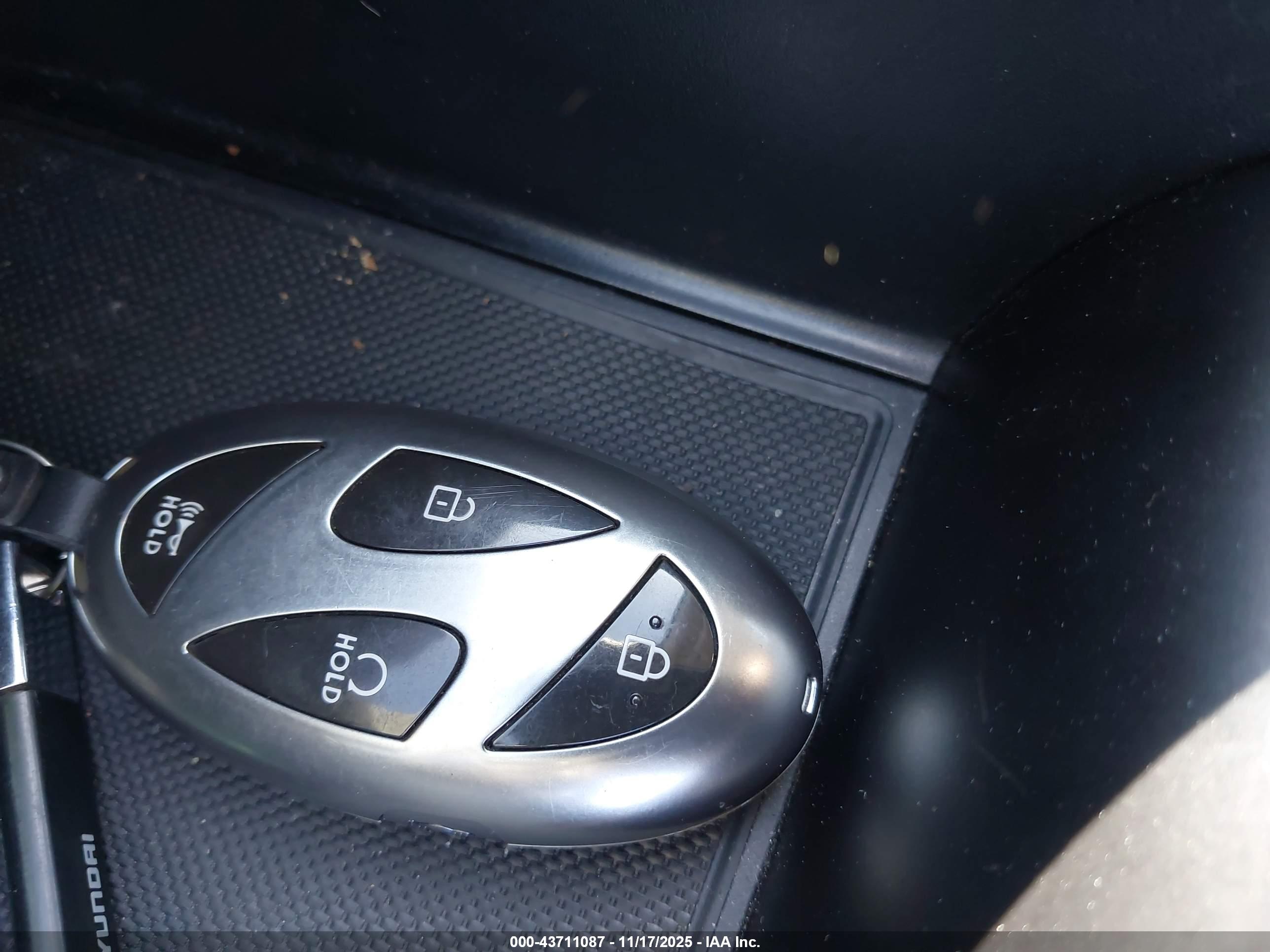 HYUNDAI SONATA image 11