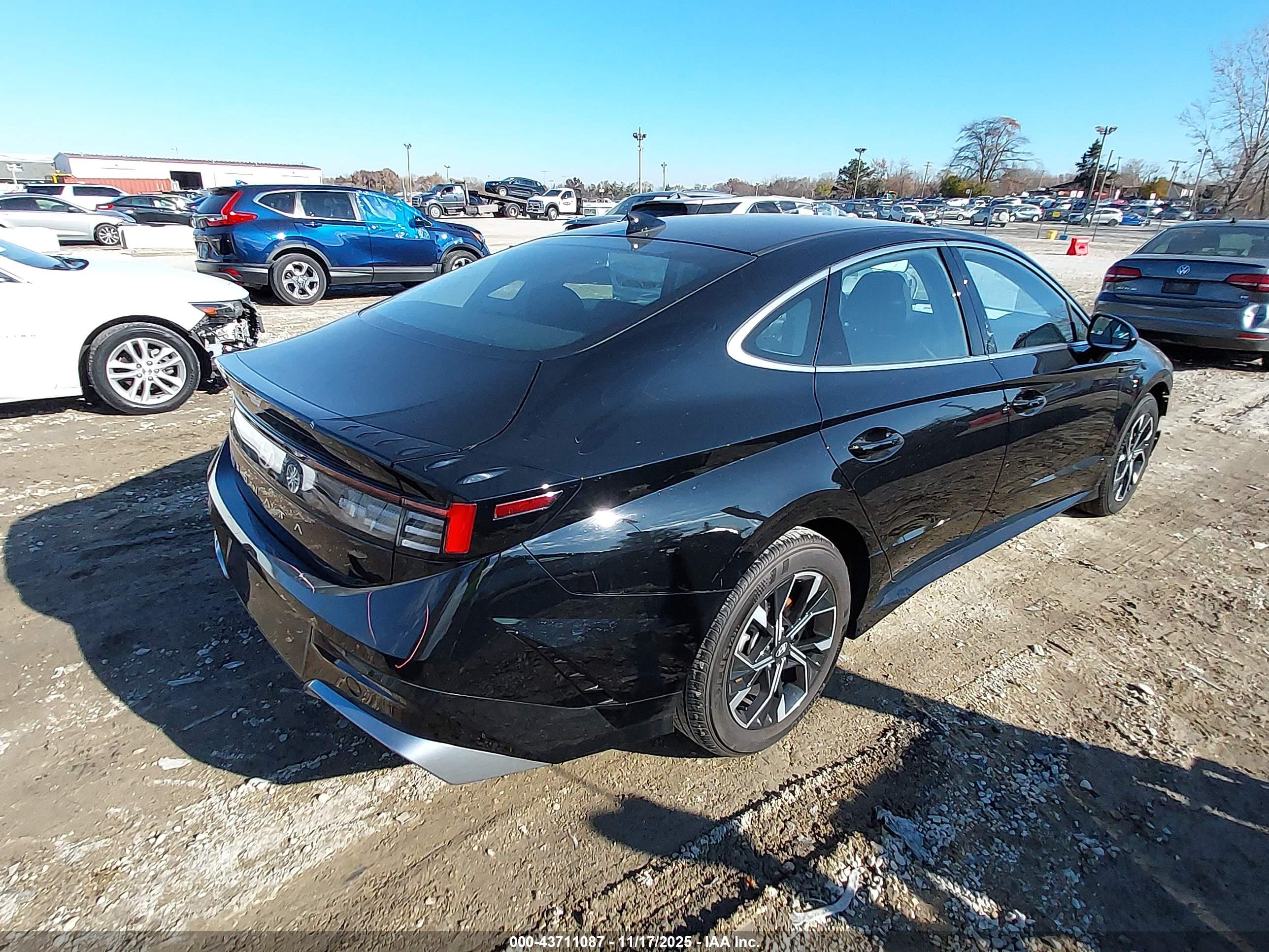 HYUNDAI SONATA image 4