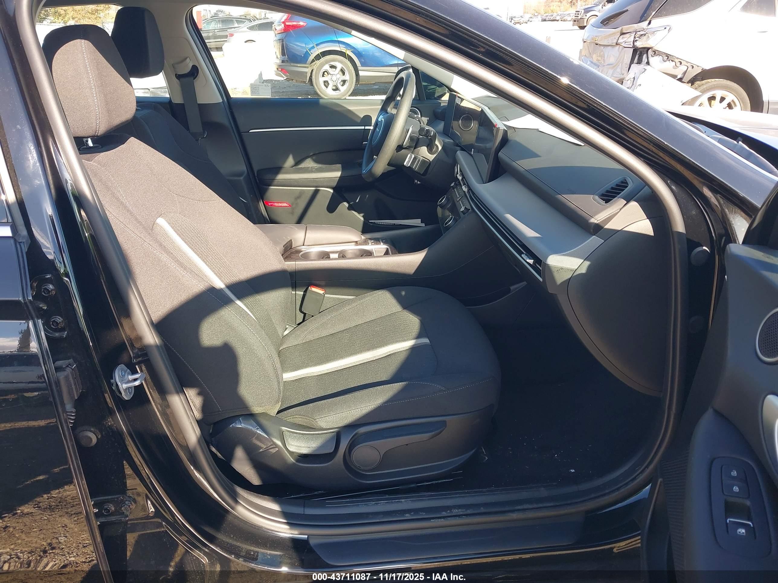 HYUNDAI SONATA image 5