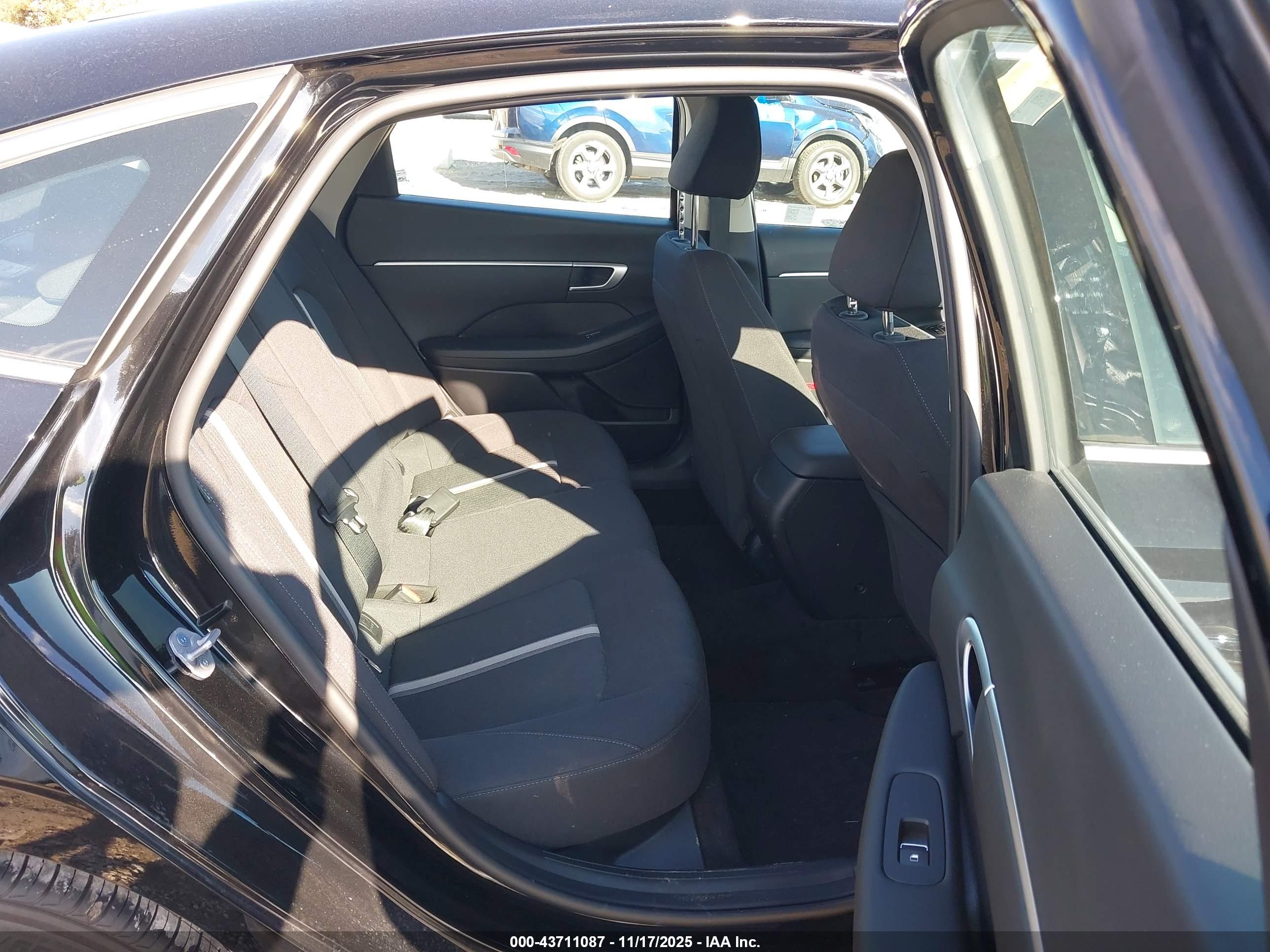 HYUNDAI SONATA image 8