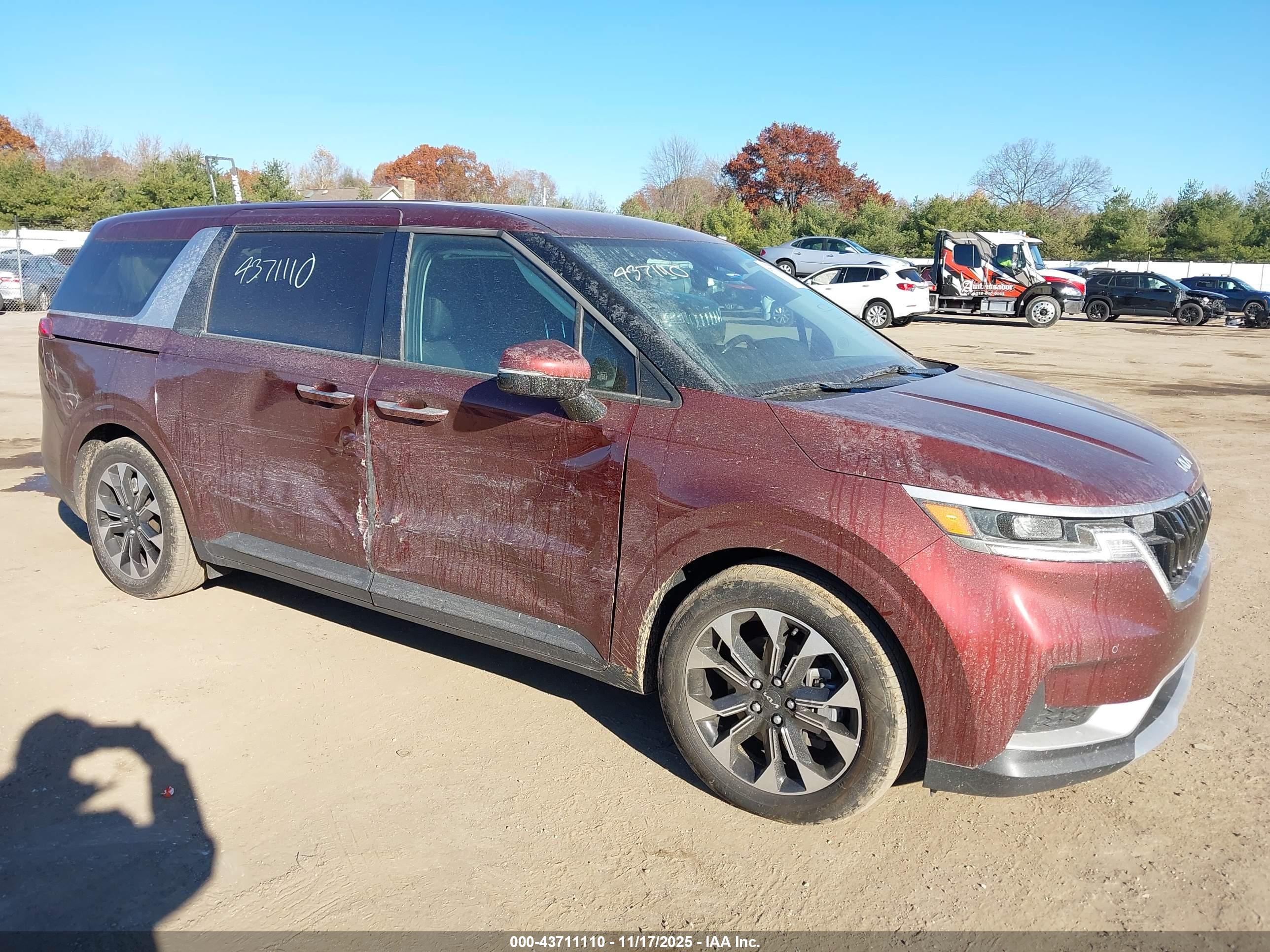 KIA CARNIVAL image 6