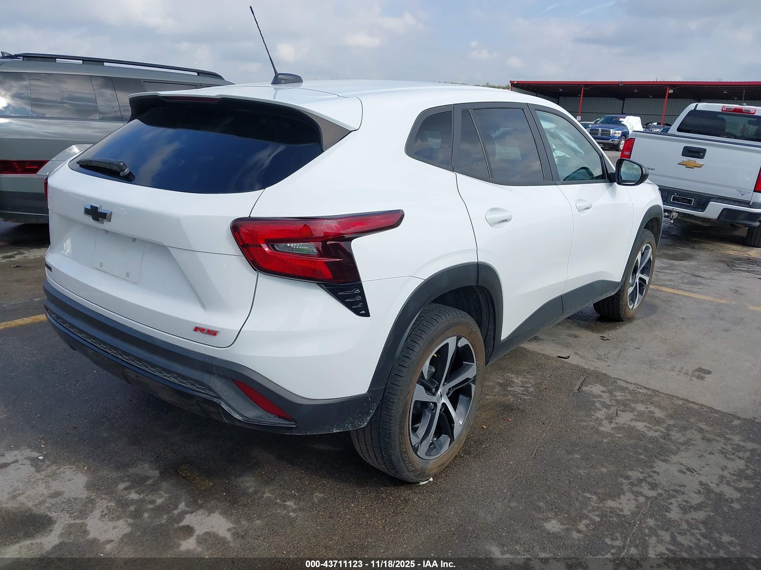CHEVROLET TRAX image 4