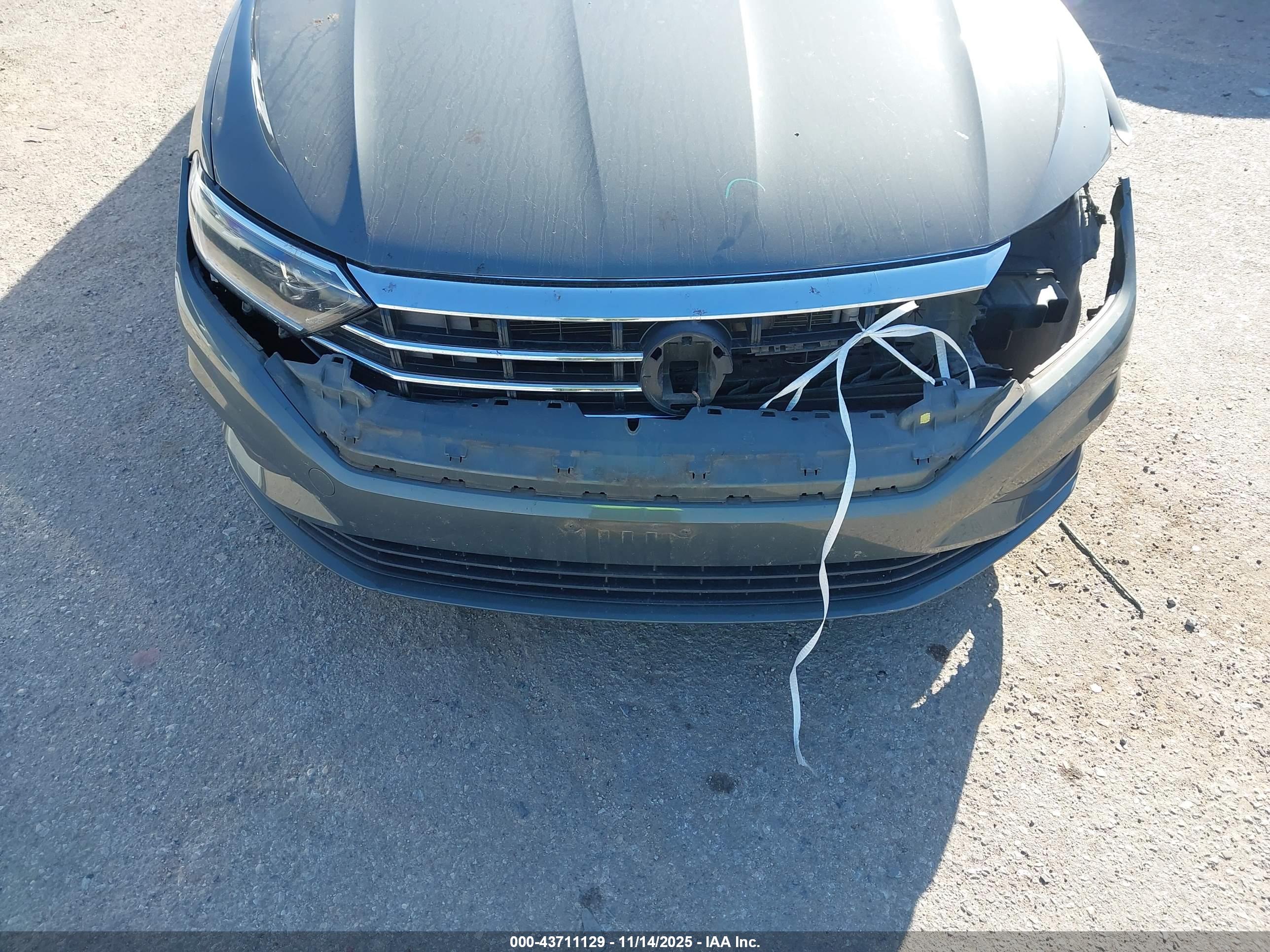 VOLKSWAGEN JETTA image 6