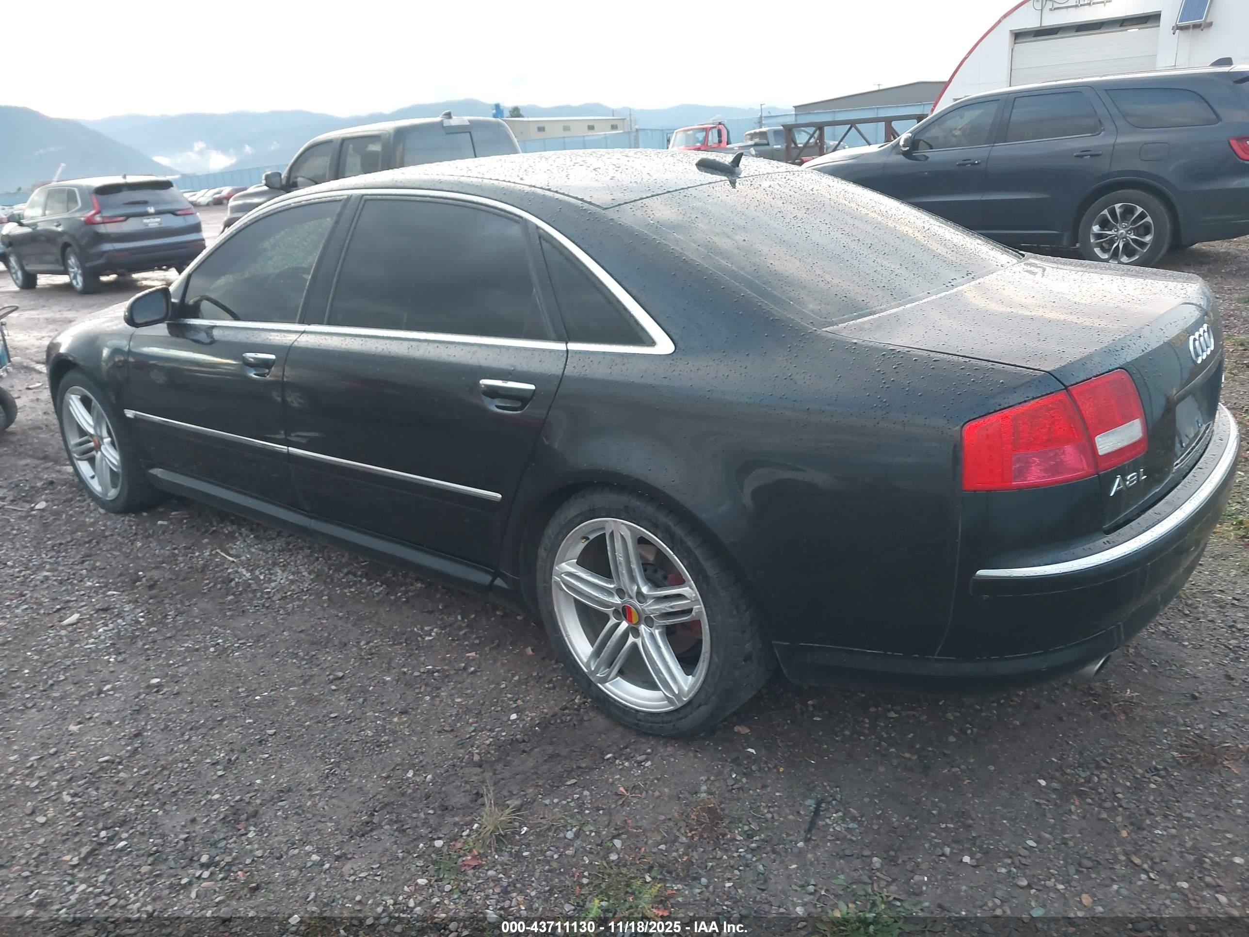 AUDI A8 image 3