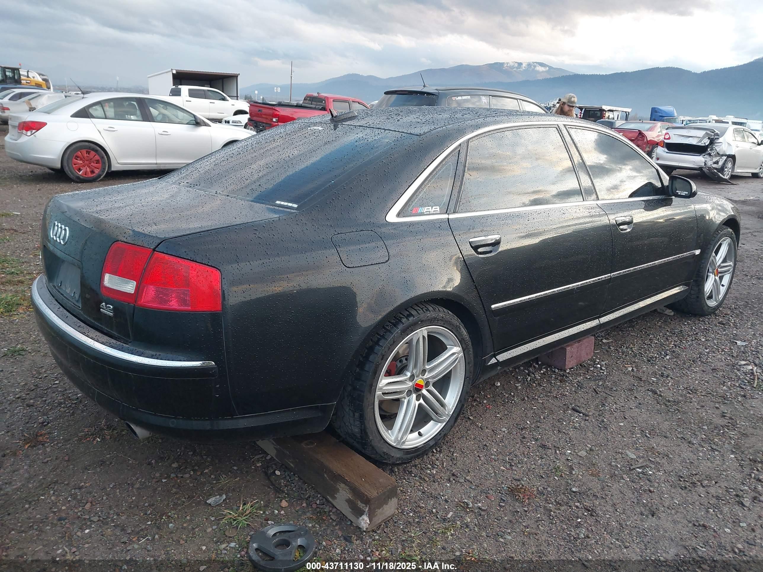AUDI A8 image 4